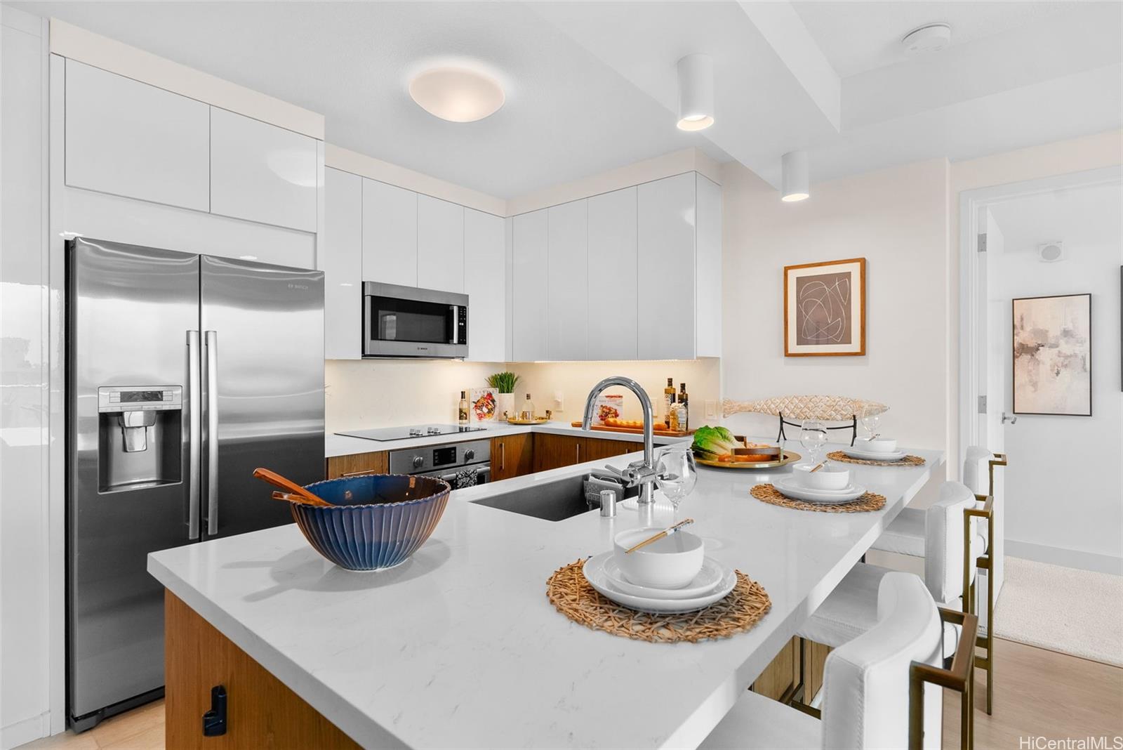 Azure Ala Moana condo # 2009, Honolulu, Hawaii - photo 11 of 25