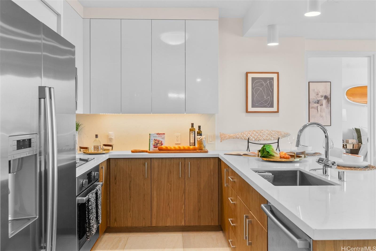 Azure Ala Moana condo # 2009, Honolulu, Hawaii - photo 13 of 25