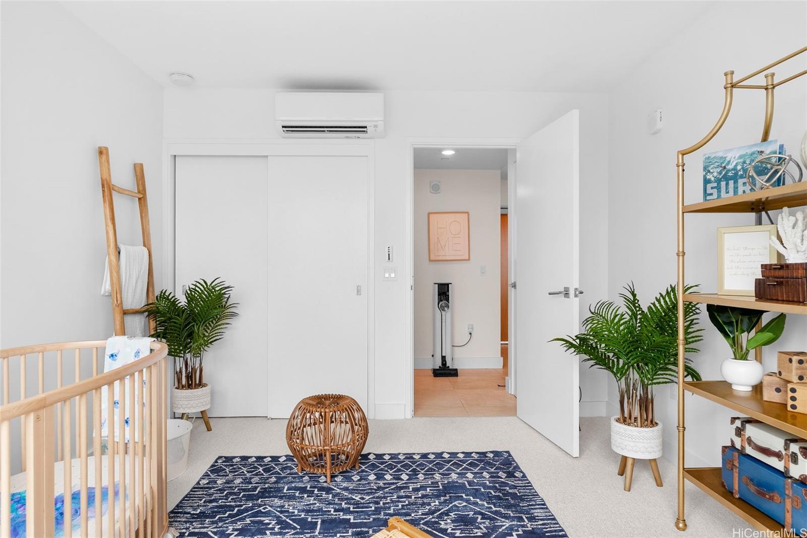 Azure Ala Moana condo # 2009, Honolulu, Hawaii - photo 18 of 25