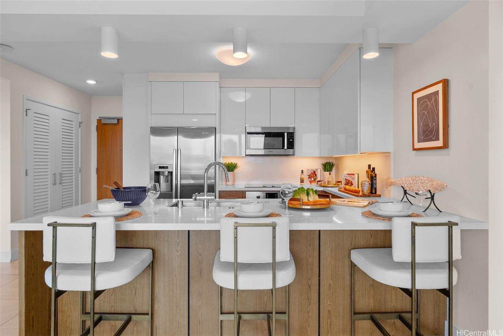 Azure Ala Moana condo # 2009, Honolulu, Hawaii - photo 9 of 25