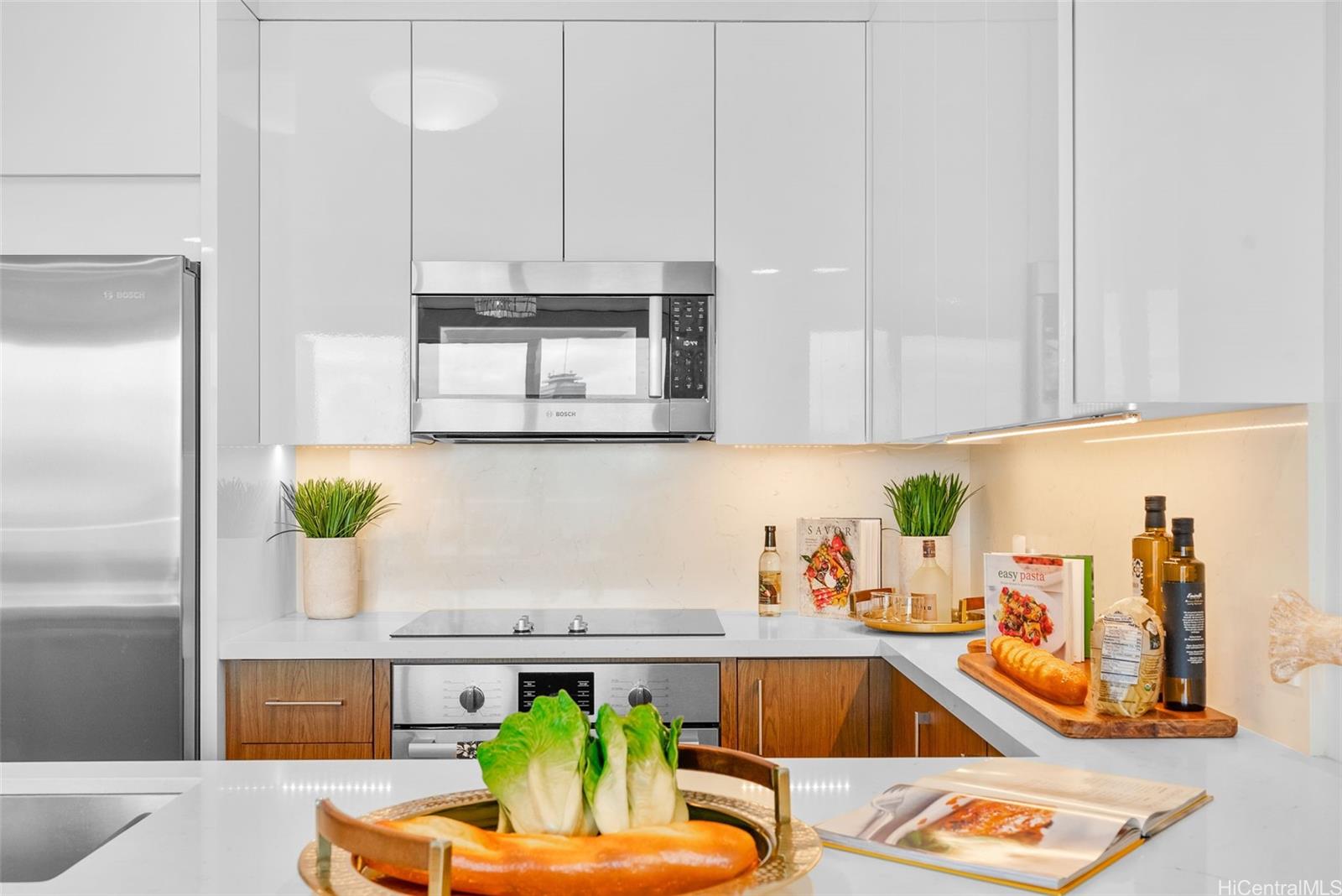 Azure Ala Moana condo # 2009, Honolulu, Hawaii - photo 10 of 25