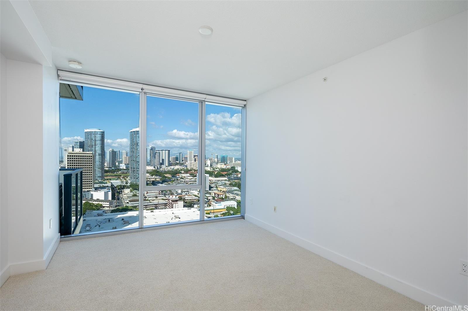 629 Keeaumoku St Honolulu - Rental - photo 7 of 24