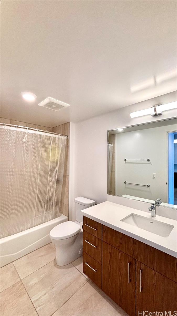 Azure Ala Moana condo # 2310, Honolulu, Hawaii - photo 8 of 18