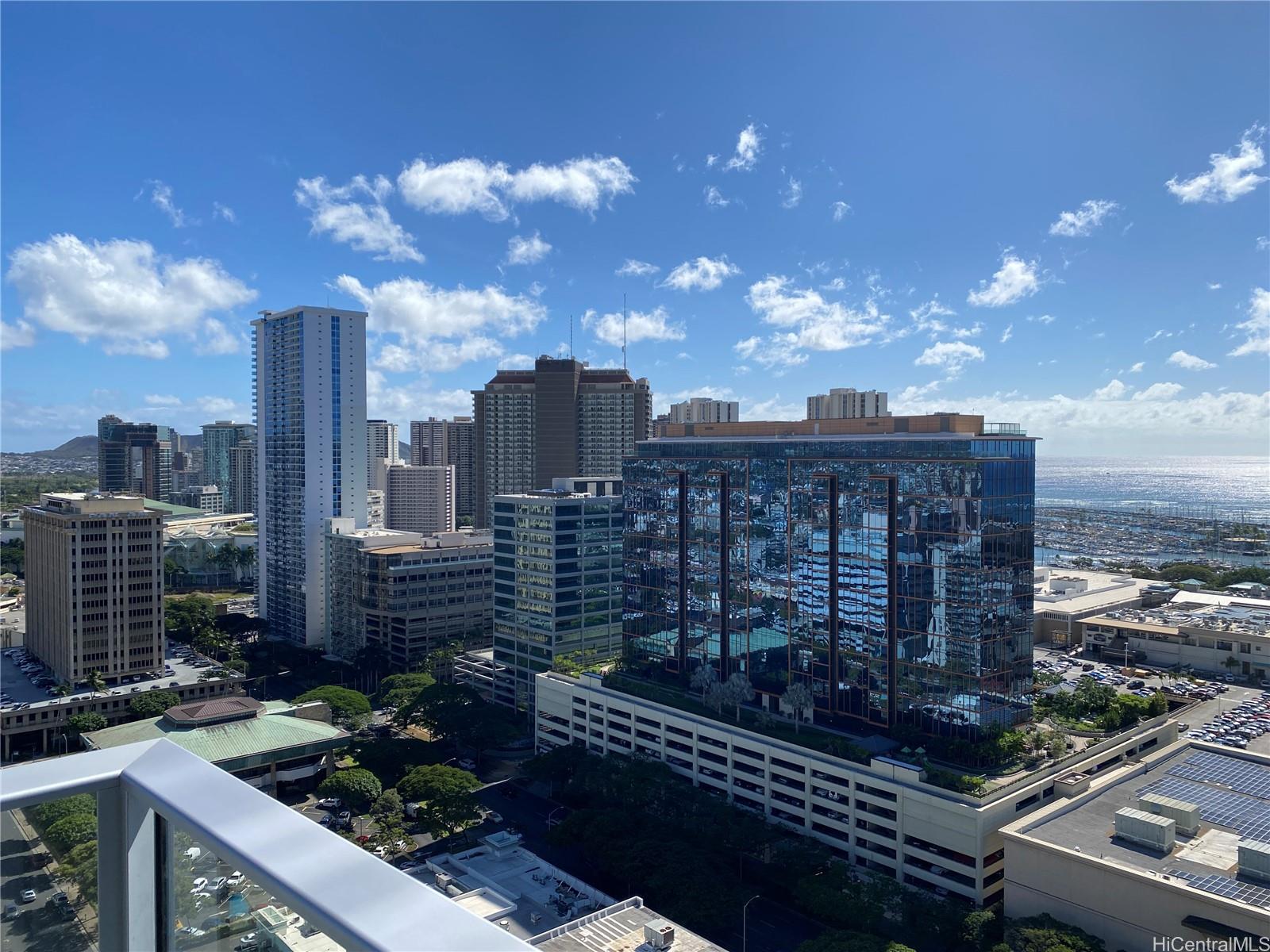 629 Keeaumoku Street Honolulu - Rental - photo 2 of 24