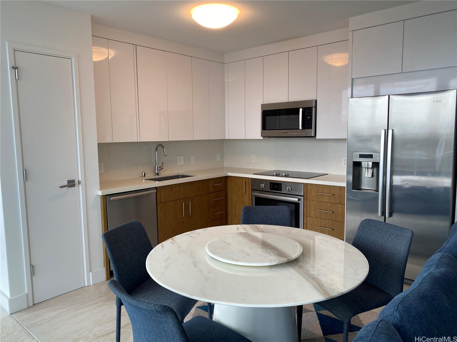 629 Keeaumoku St Honolulu - Rental - photo 6 of 20