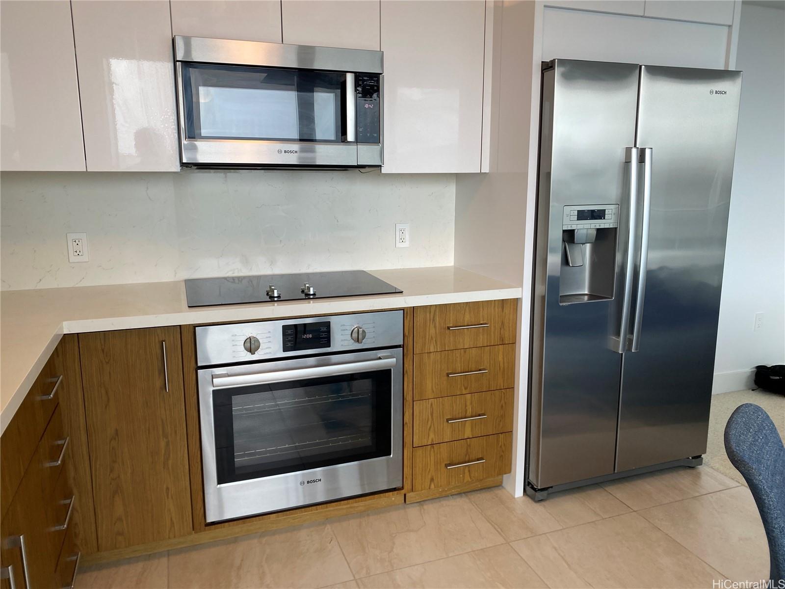 629 Keeaumoku St Honolulu - Rental - photo 7 of 20