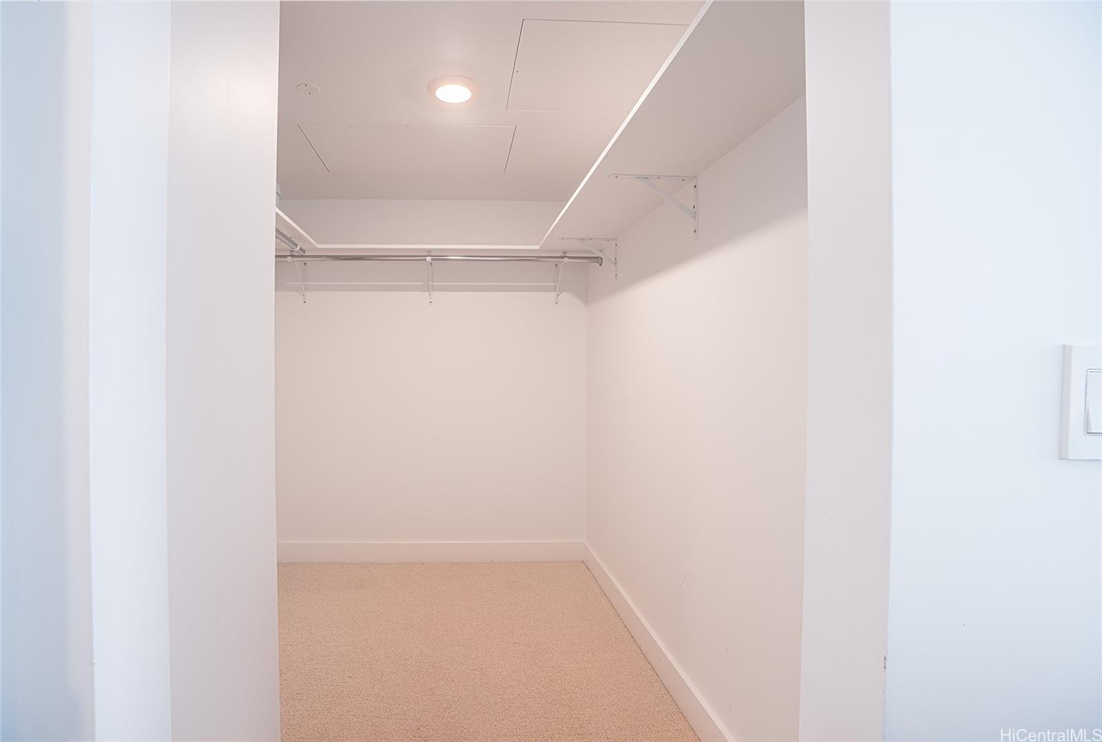 Azure Ala Moana condo # 2911, Honolulu, Hawaii - photo 14 of 16