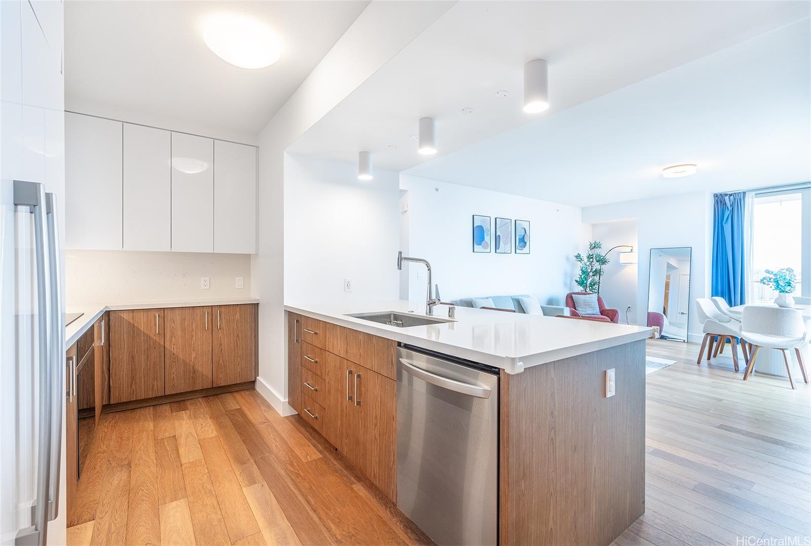 Azure Ala Moana condo # 2911, Honolulu, Hawaii - photo 7 of 16