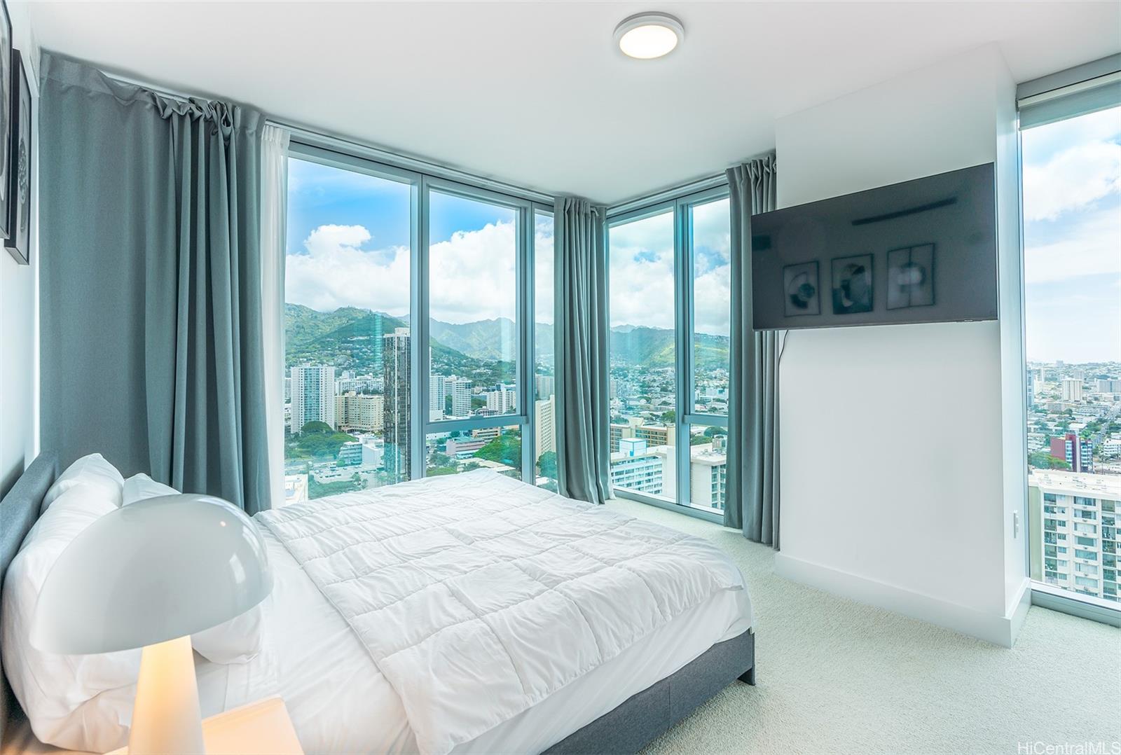 Azure Ala Moana condo # 2911, Honolulu, Hawaii - photo 9 of 16