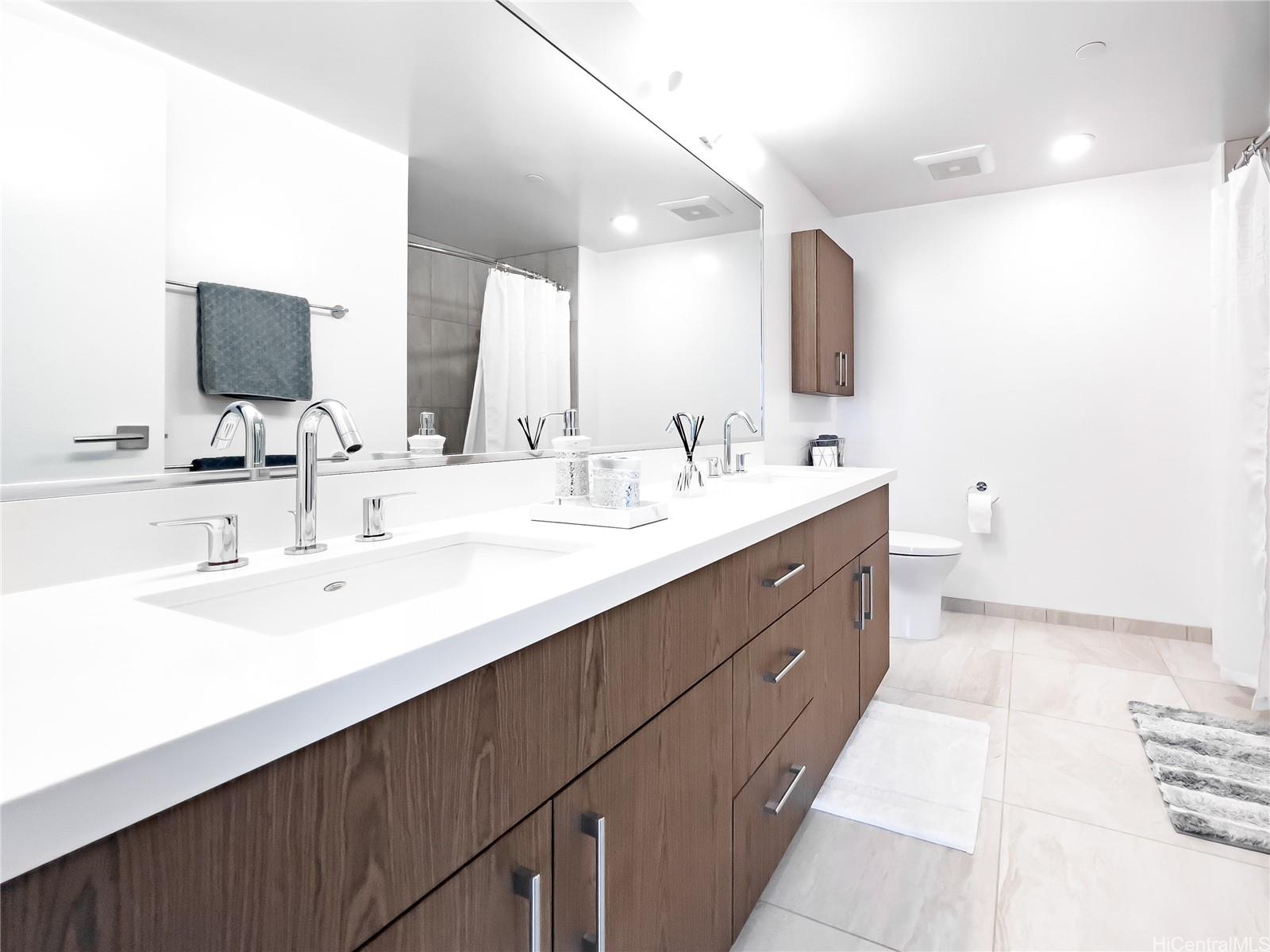 Azure Ala Moana condo # 3010, Honolulu, Hawaii - photo 6 of 15