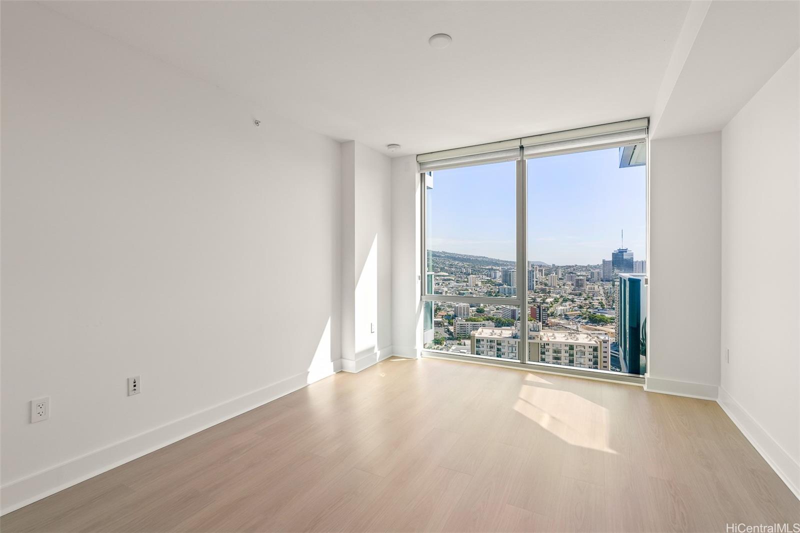 Azure Ala Moana condo # 3105, Honolulu, Hawaii - photo 2 of 22