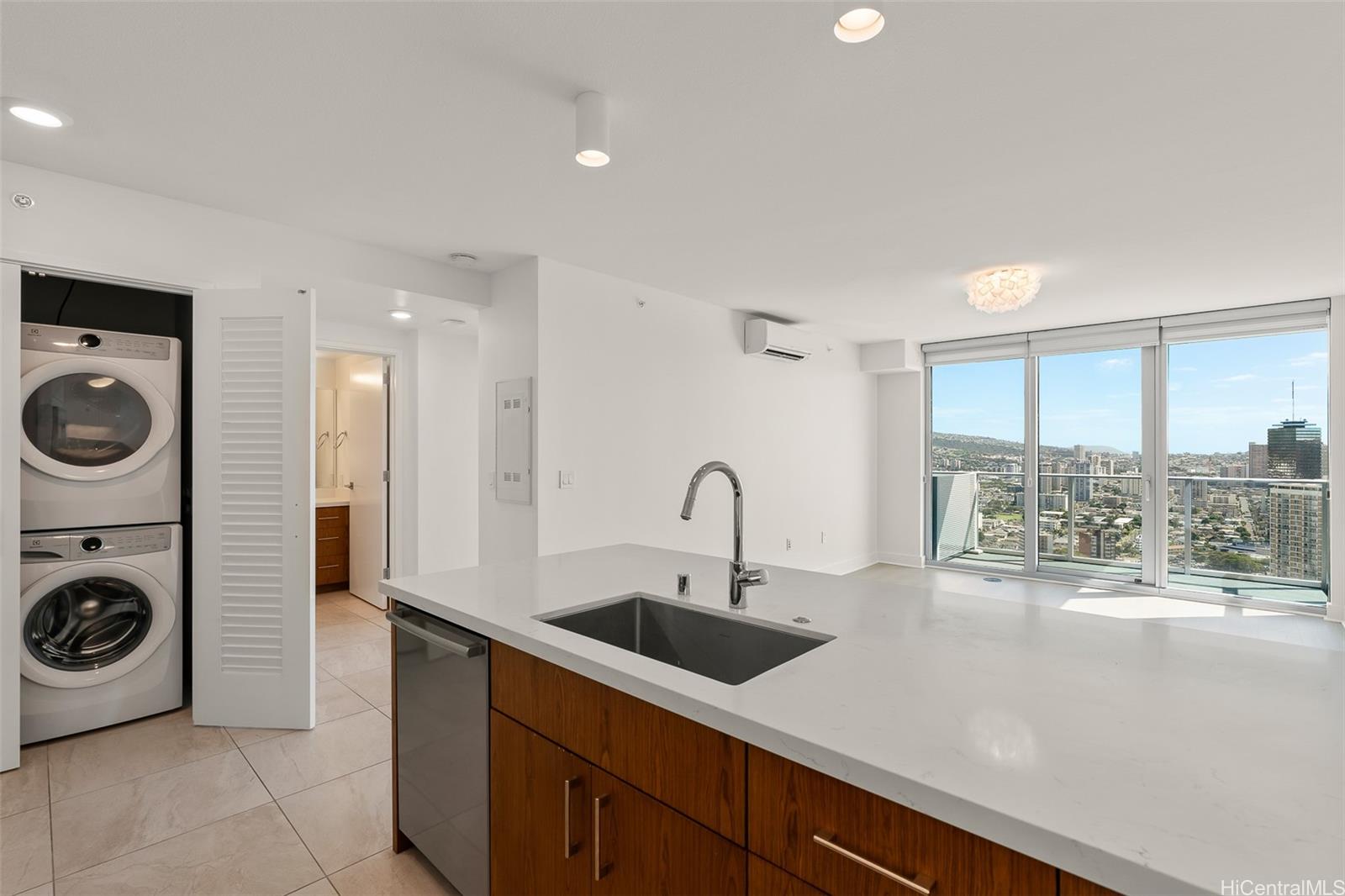 Azure Ala Moana condo # 3105, Honolulu, Hawaii - photo 7 of 22