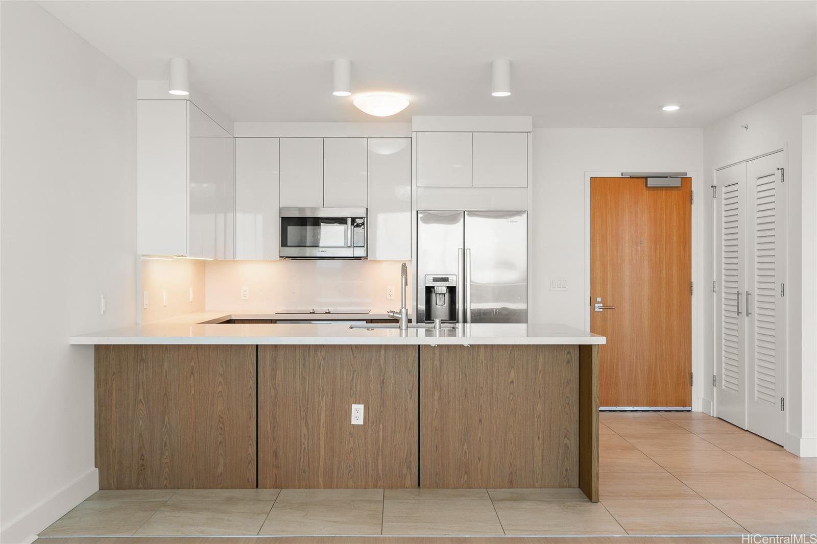 Azure Ala Moana condo # 3105, Honolulu, Hawaii - photo 10 of 22