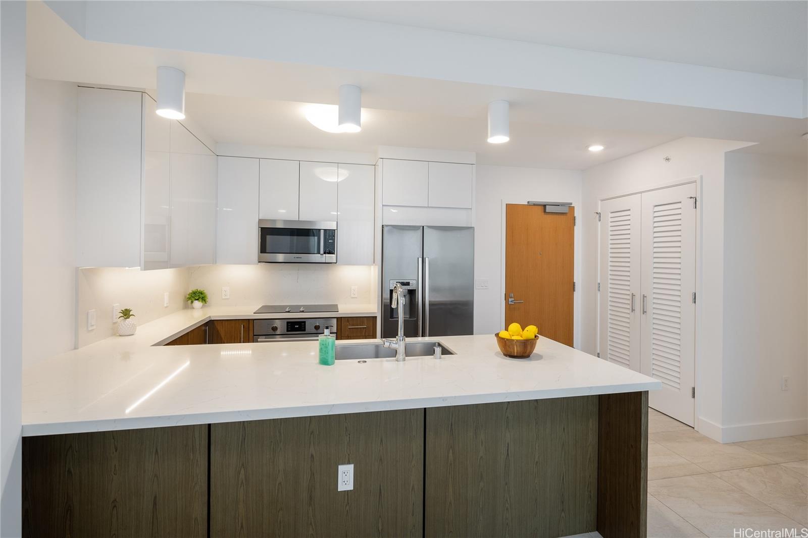 Azure Ala Moana condo # 3210, Honolulu, Hawaii - photo 4 of 19