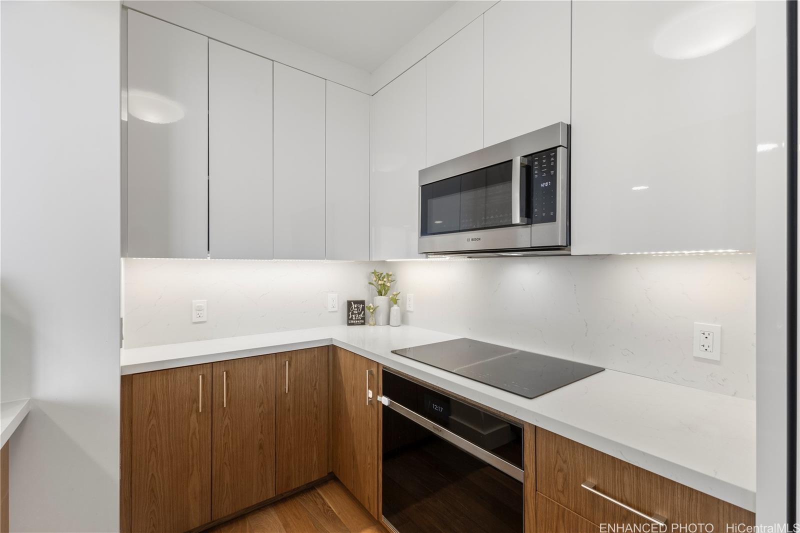 Azure Ala Moana condo # 3212, Honolulu, Hawaii - photo 4 of 23