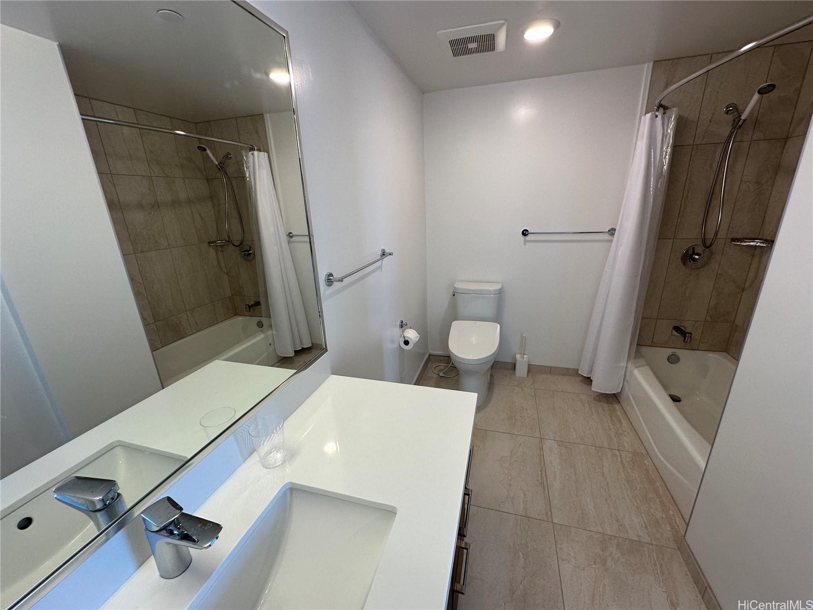 Azure Ala Moana condo # 3301, Honolulu, Hawaii - photo 18 of 25