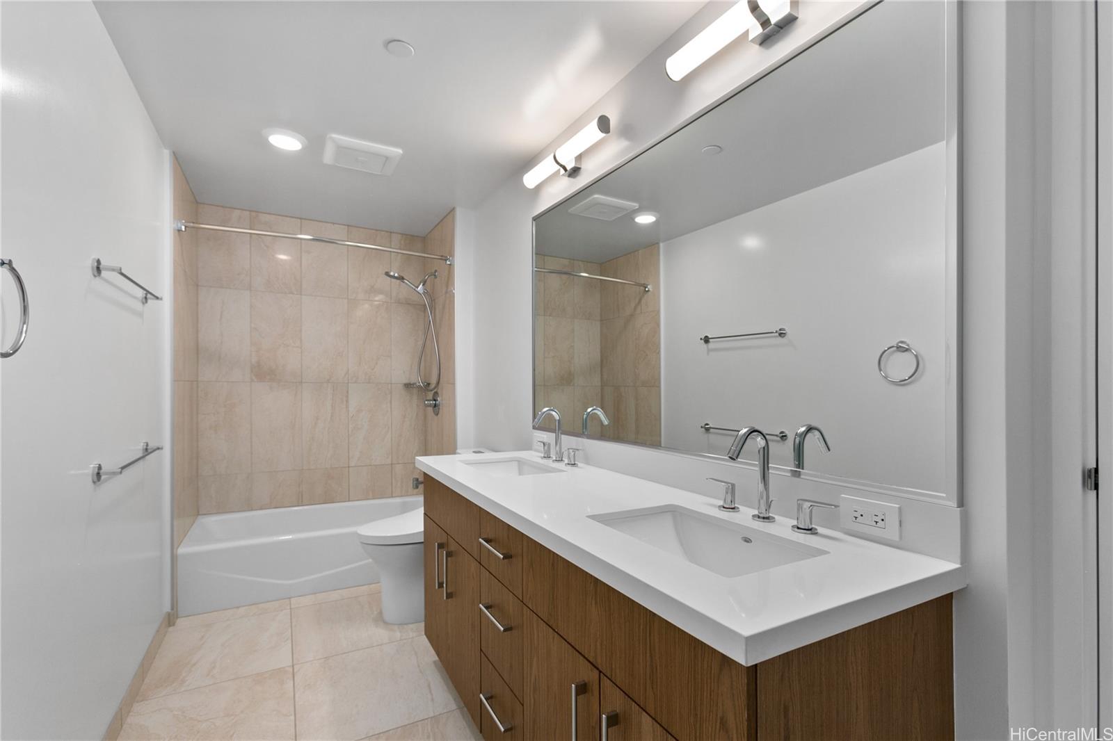 Azure Ala Moana condo # 3401, Honolulu, Hawaii - photo 12 of 24