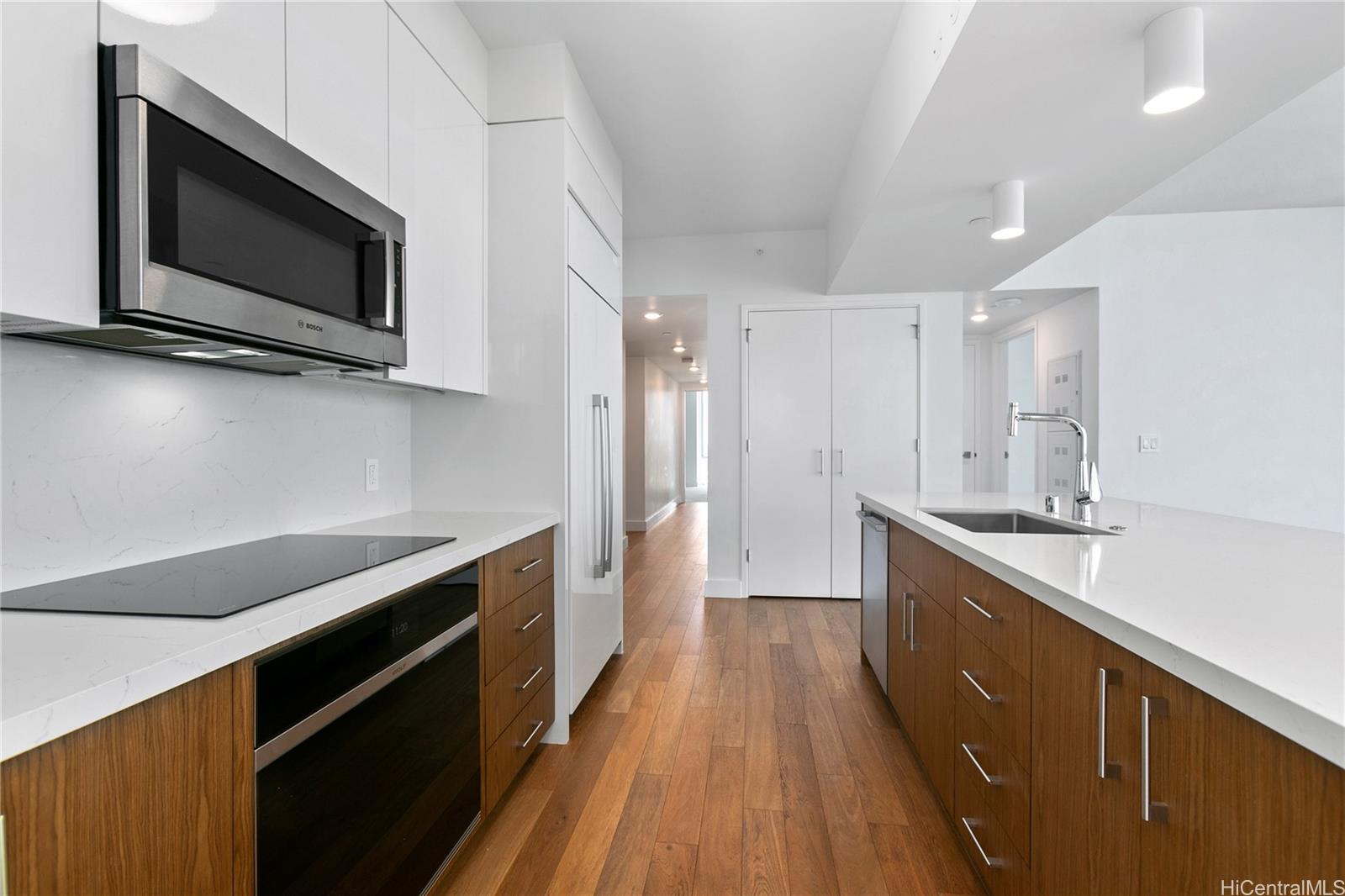 Azure Ala Moana condo # 3401, Honolulu, Hawaii - photo 7 of 24