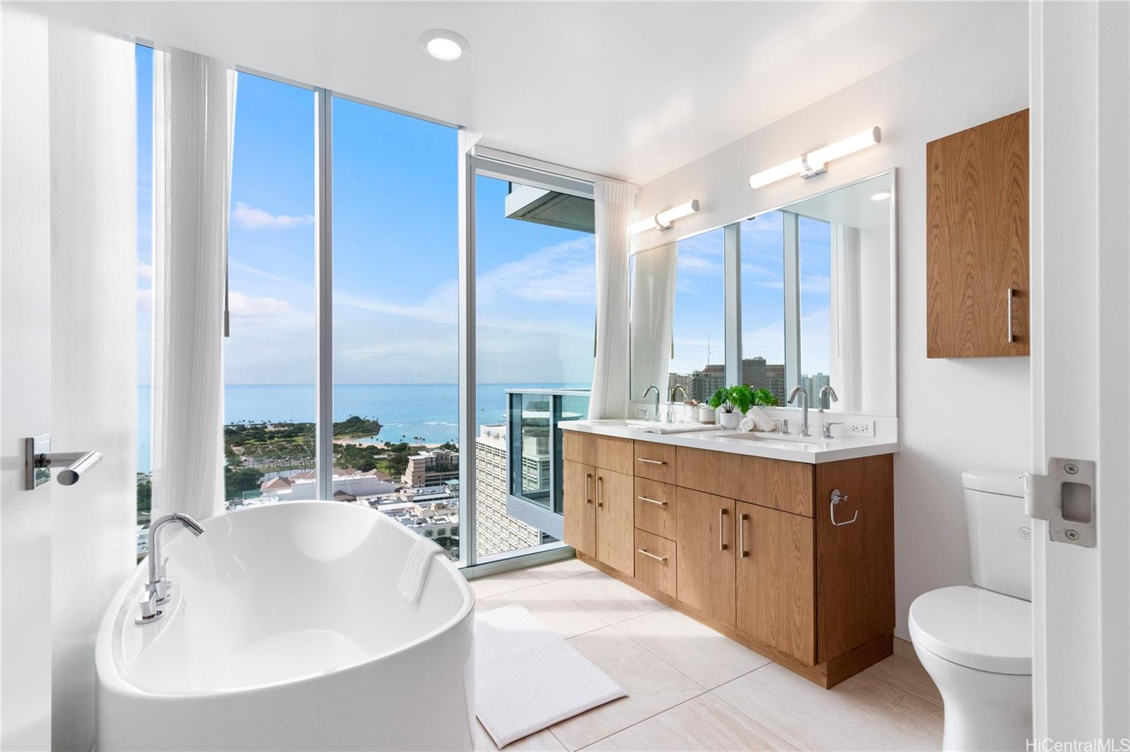 Azure Ala Moana condo # 3401, Honolulu, Hawaii - photo 13 of 21