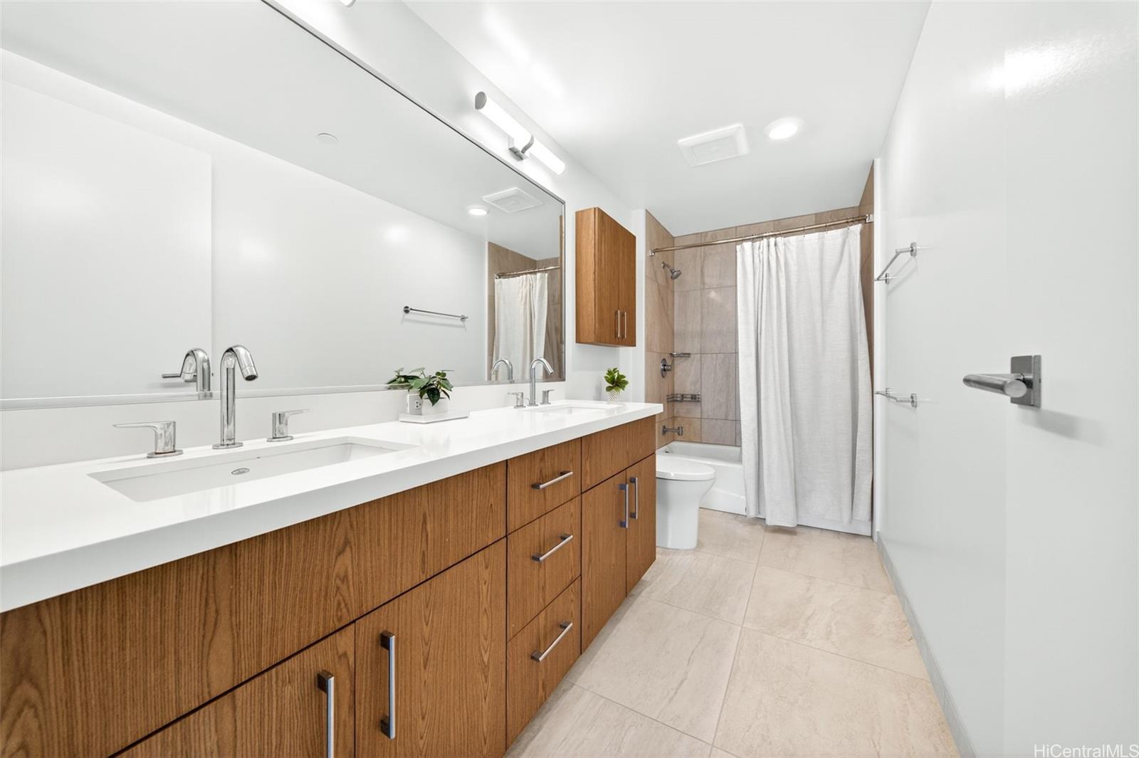 Azure Ala Moana condo # 3709, Honolulu, Hawaii - photo 15 of 22