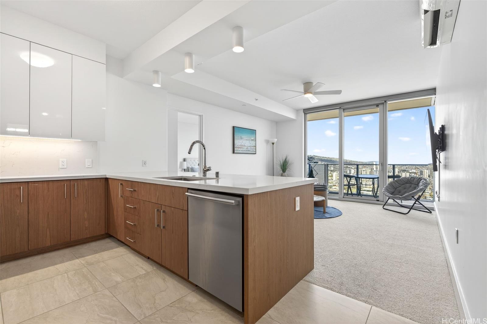 Azure Ala Moana condo # 3709, Honolulu, Hawaii - photo 4 of 22