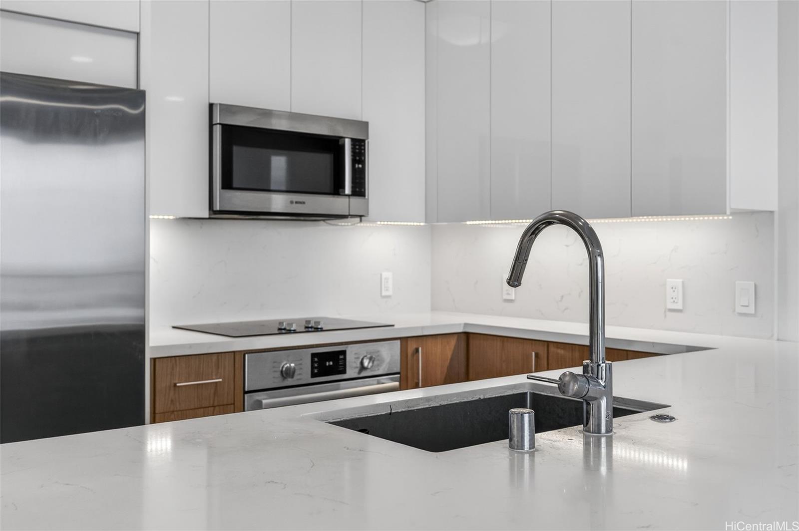 Azure Ala Moana condo # 3709, Honolulu, Hawaii - photo 7 of 22