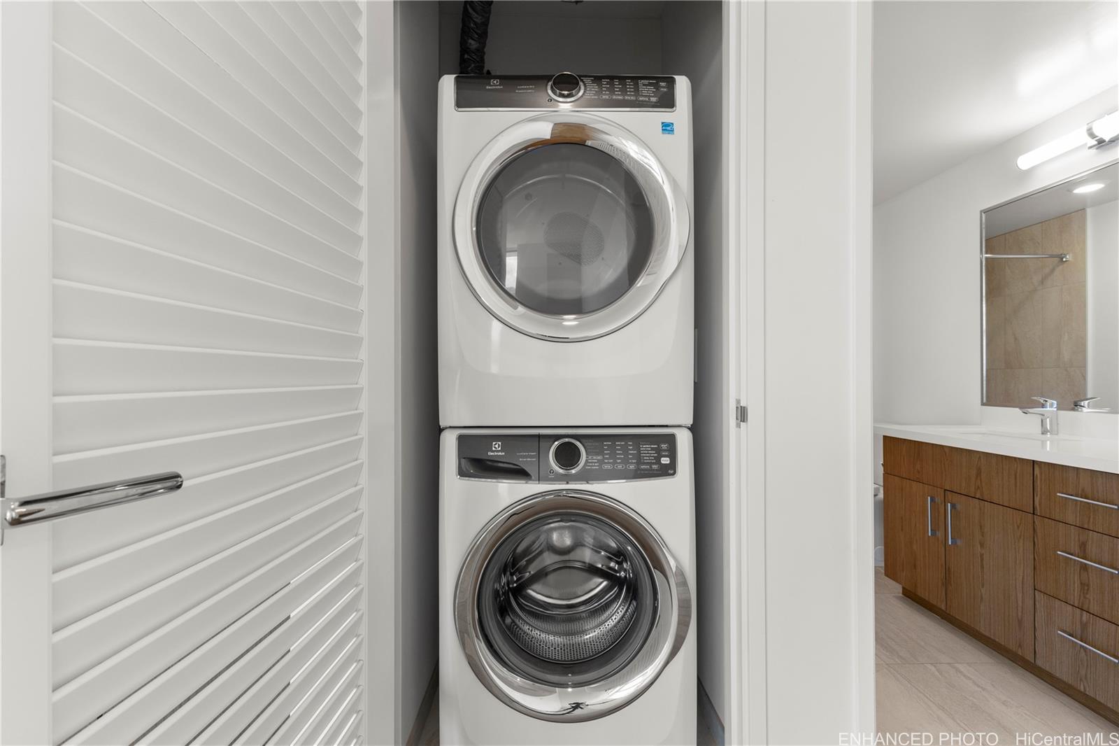 Azure Ala Moana condo # 3711, Honolulu, Hawaii - photo 10 of 24