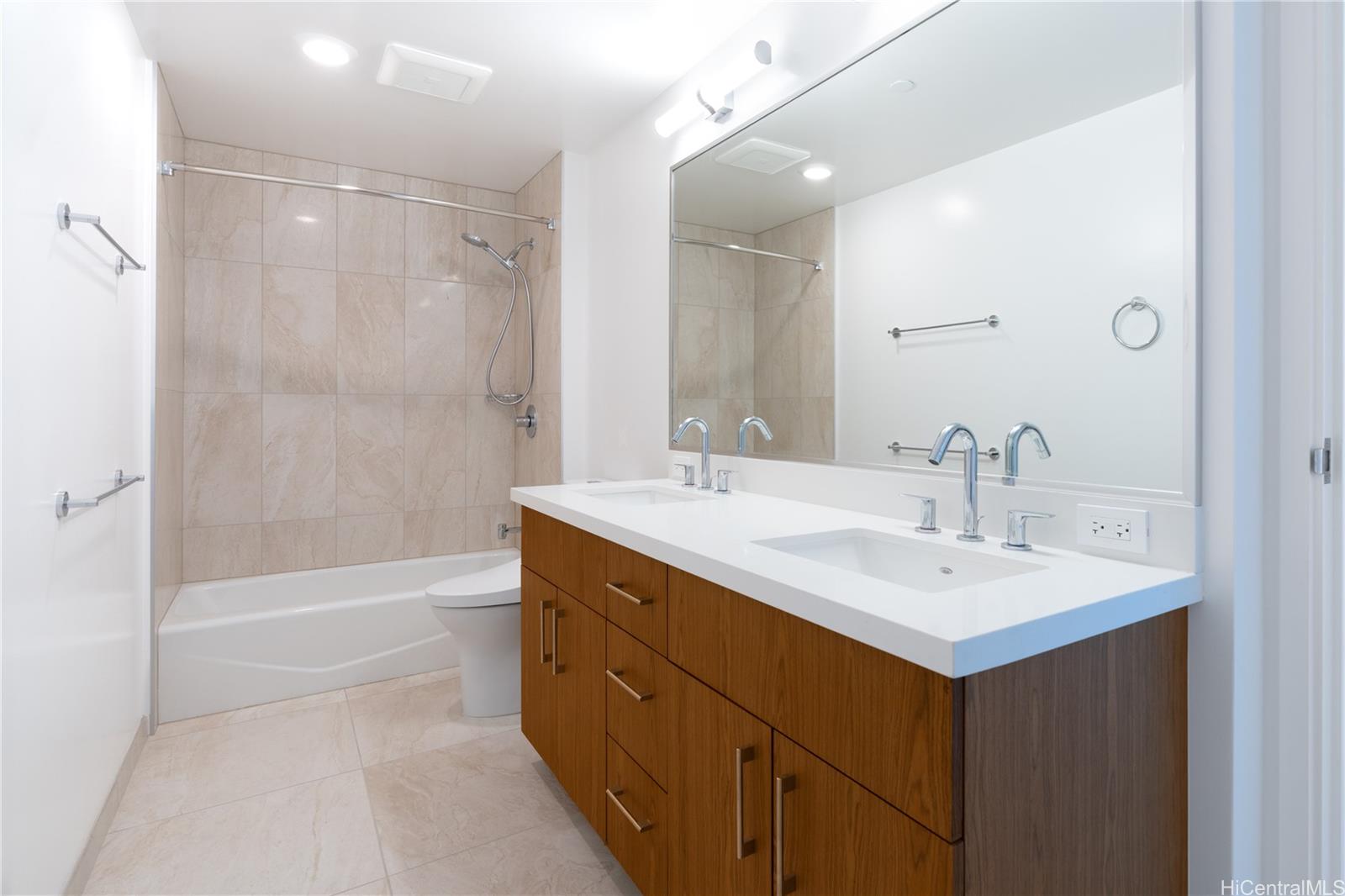 Azure Ala Moana condo # 3801, Honolulu, Hawaii - photo 12 of 25