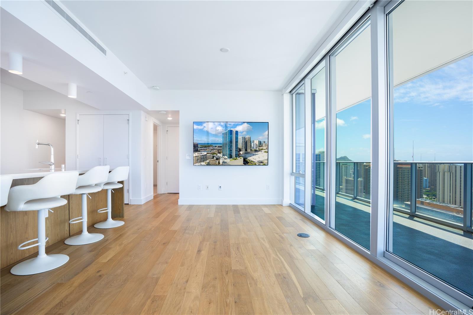 Azure Ala Moana condo # 3801, Honolulu, Hawaii - photo 6 of 25