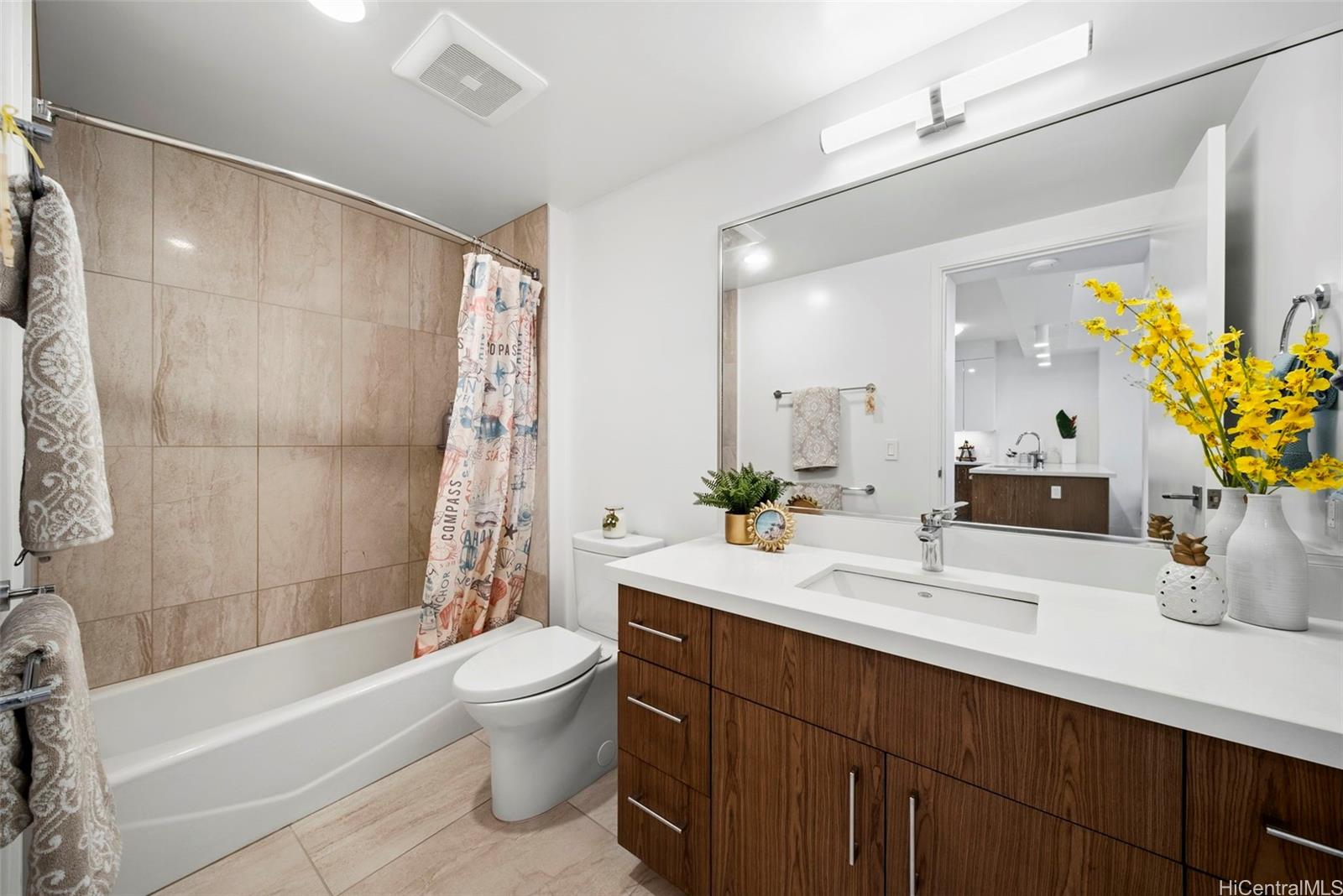 Azure Ala Moana condo # 3810, Honolulu, Hawaii - photo 11 of 22