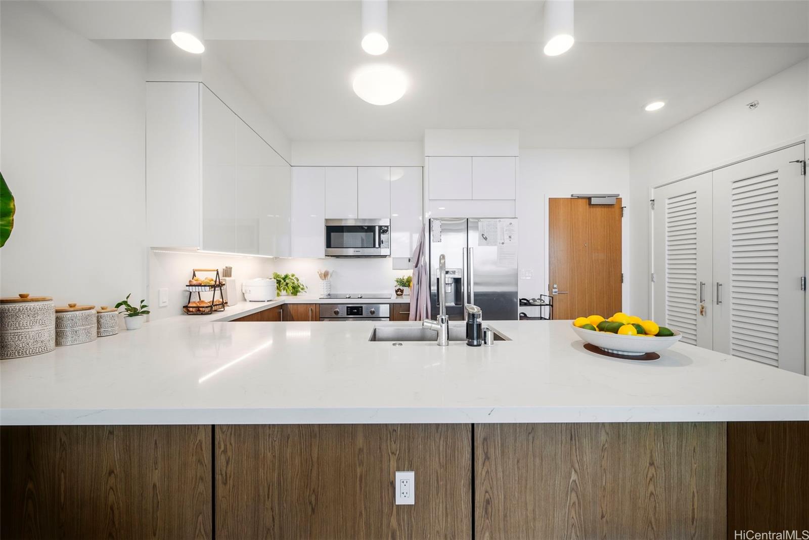 Azure Ala Moana condo # 3810, Honolulu, Hawaii - photo 4 of 22