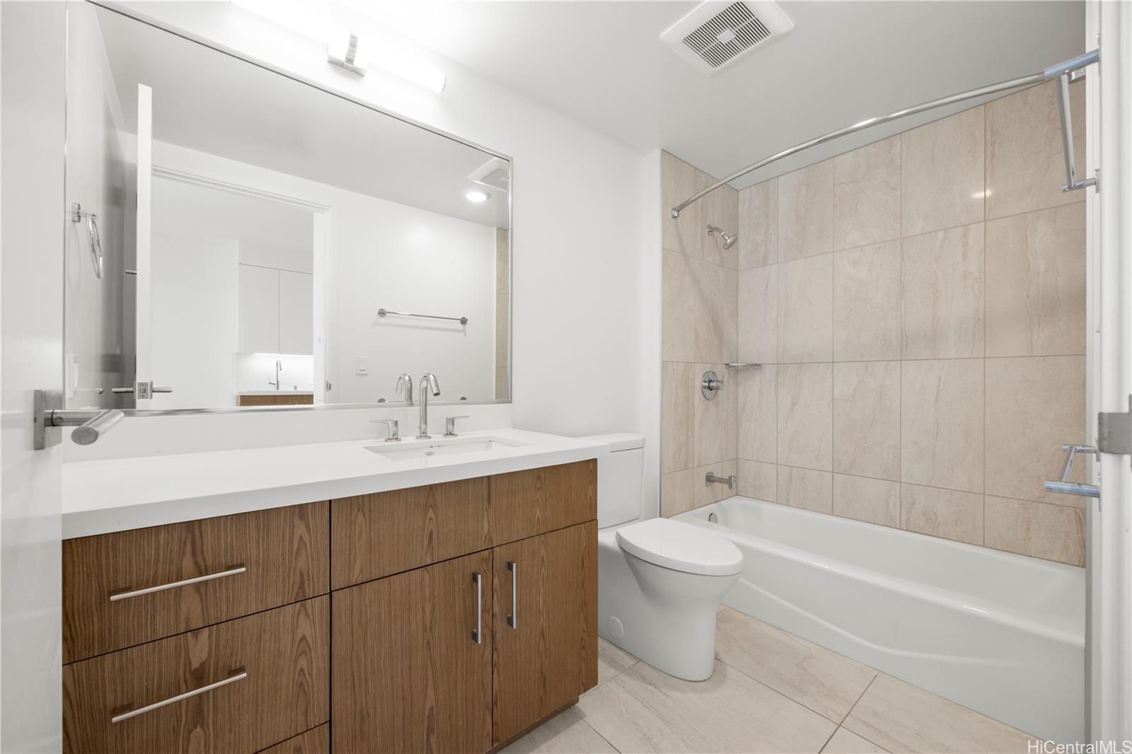 Azure Ala Moana condo # 3903, Honolulu, Hawaii - photo 14 of 21