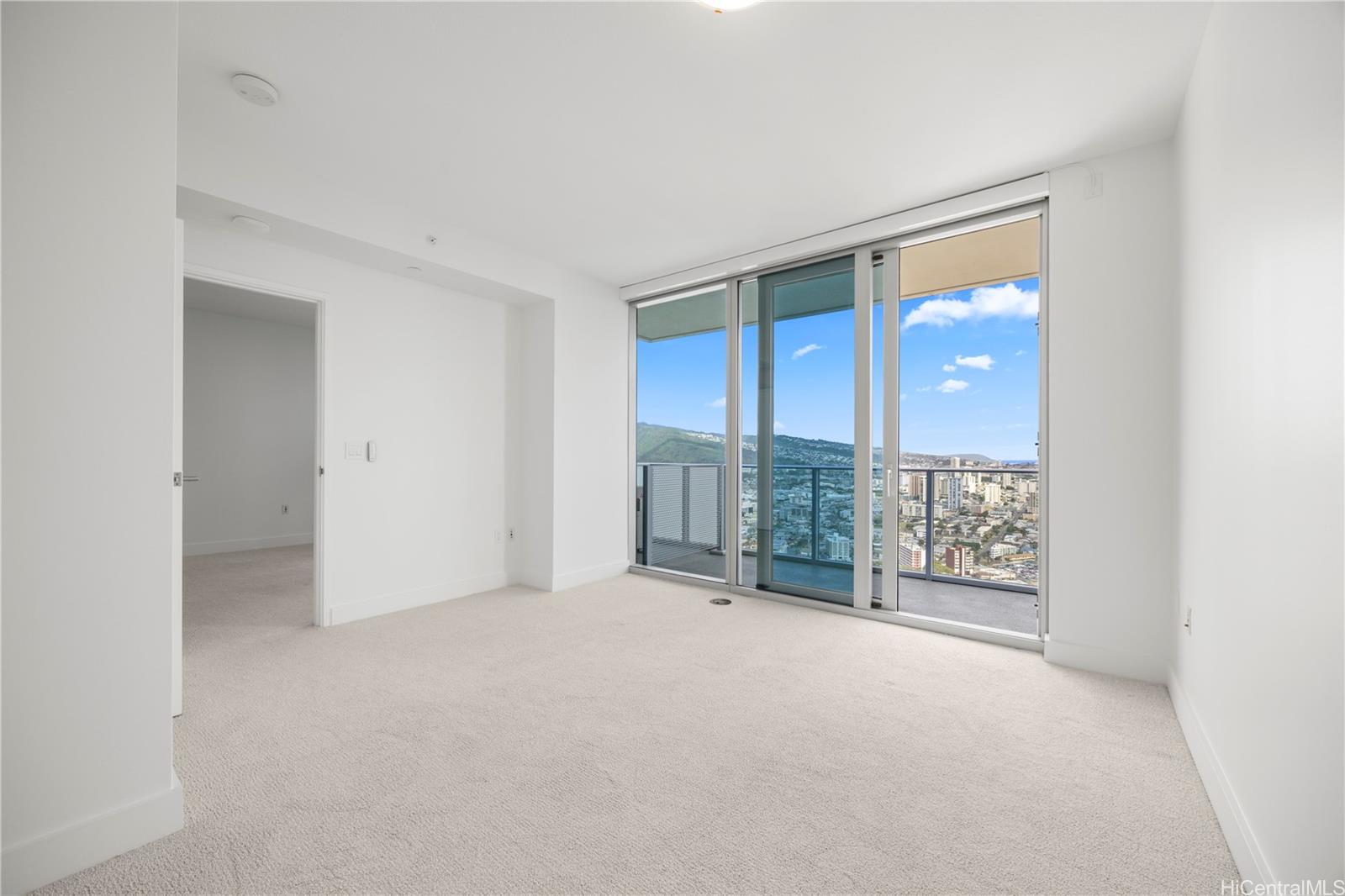 Azure Ala Moana condo # 3903, Honolulu, Hawaii - photo 7 of 21