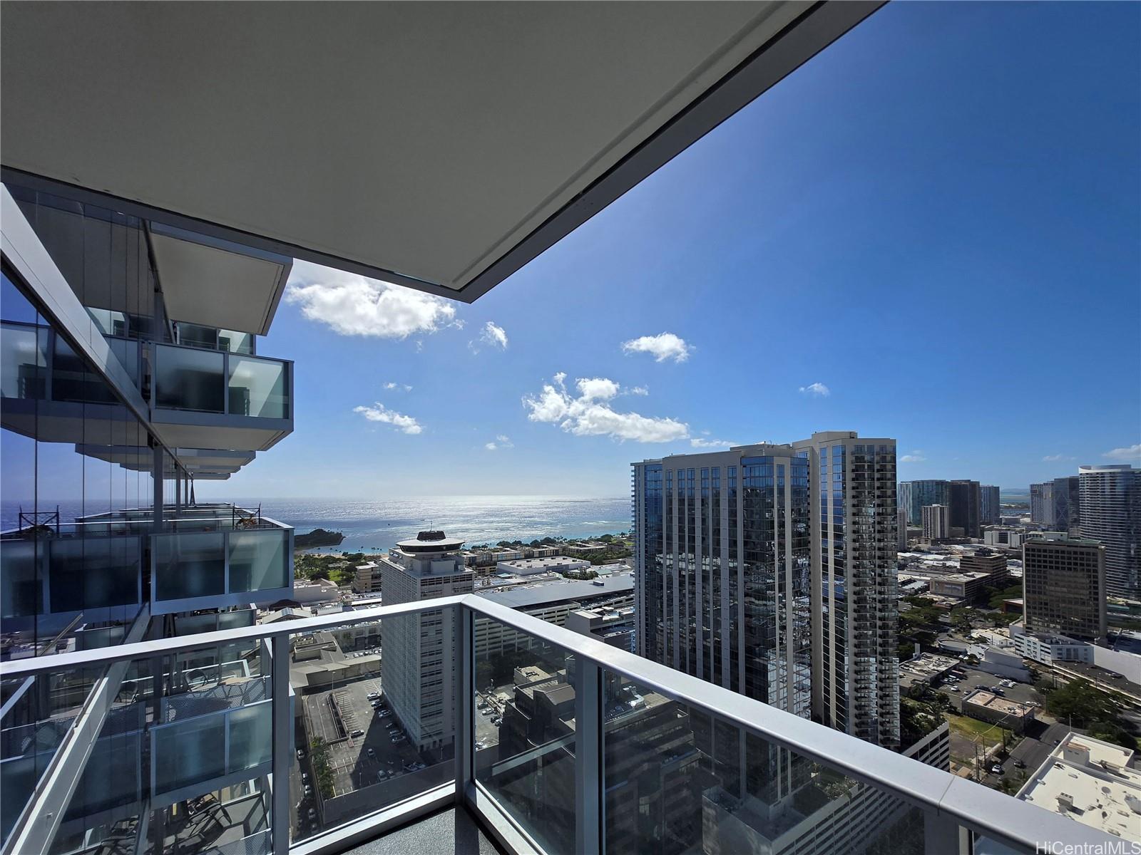 629 Keeaumoku Sts Honolulu - Rental - photo 2 of 25