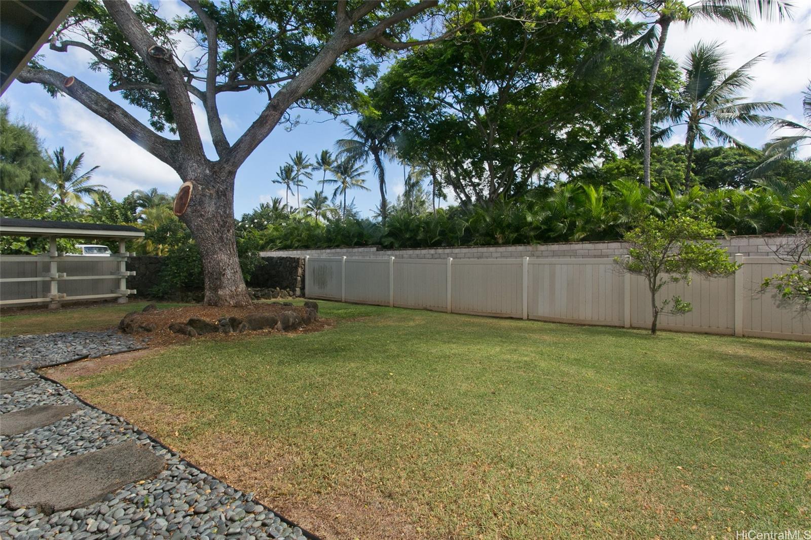 63 Kalaka Place Kailua - Rental - photo 22 of 25