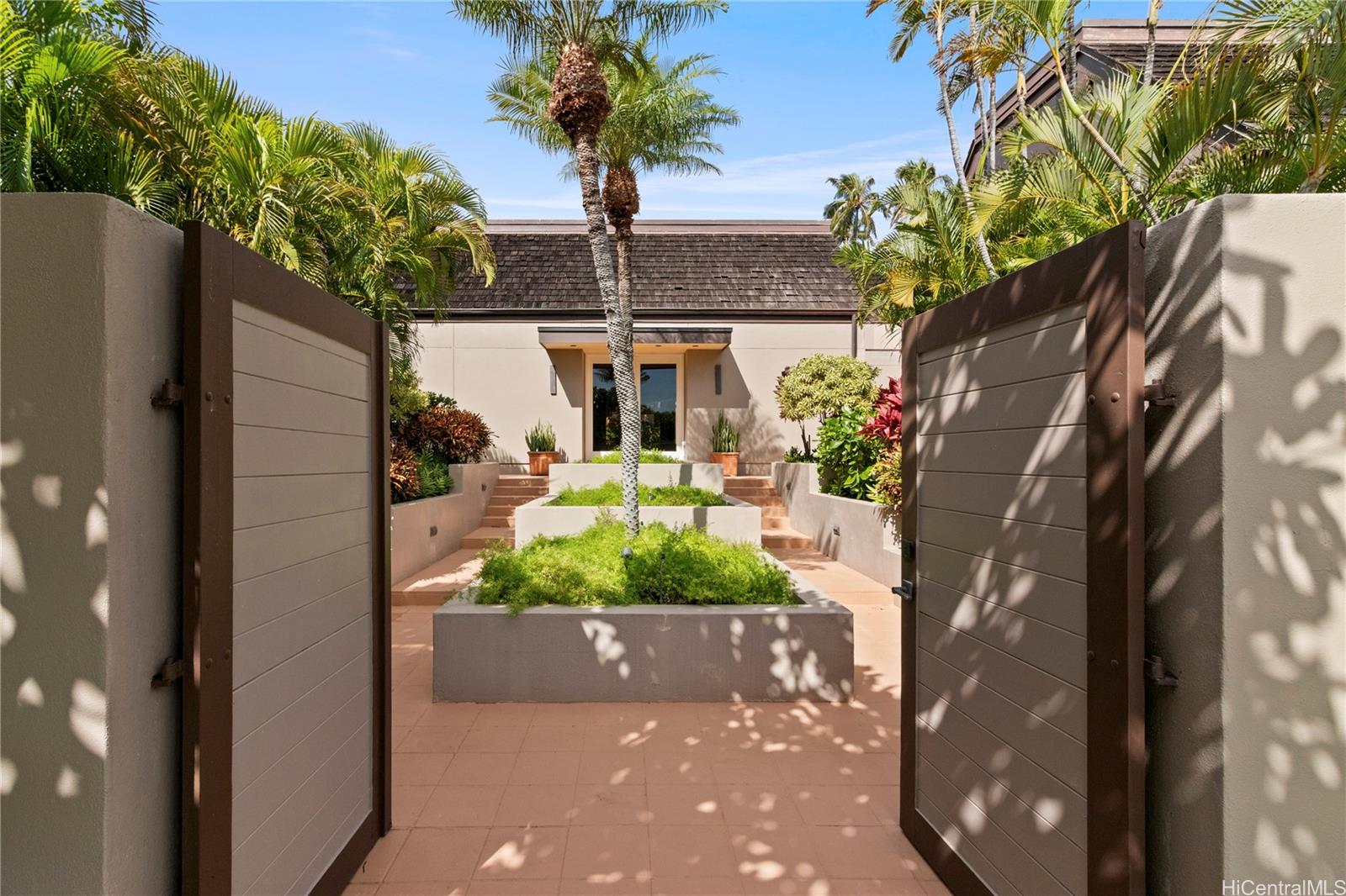 630  Ahakea Street Kahala Area, Diamond Head home - photo 3 of 25