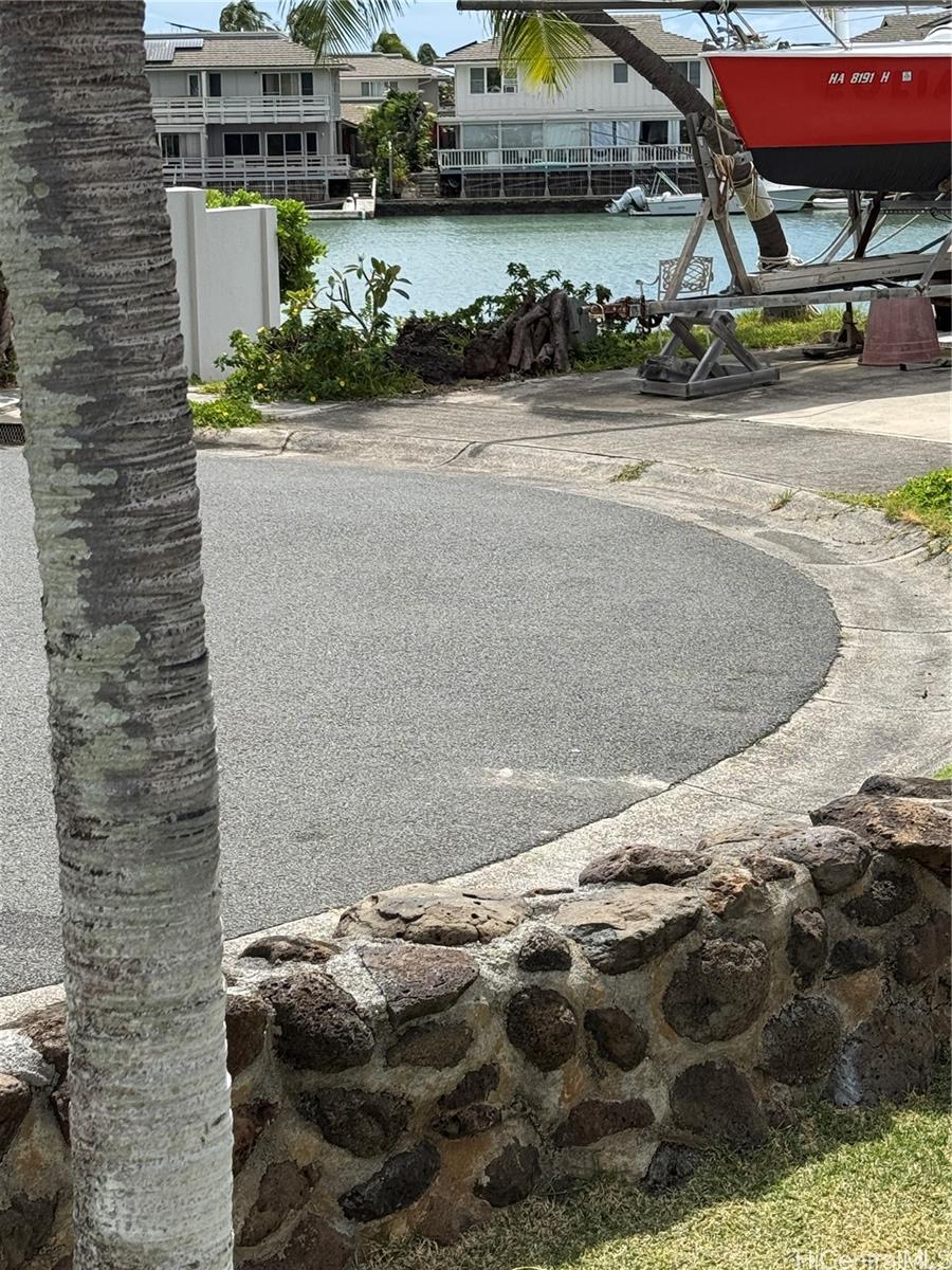 6307  Kaiwiki Place West Marina, Hawaii Kai home - photo 2 of 12