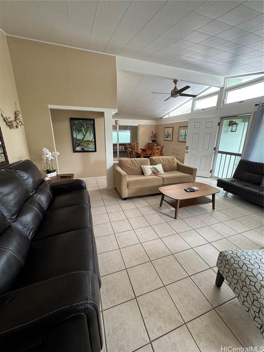 6307  Kaiwiki Place West Marina, Hawaii Kai home - photo 4 of 12