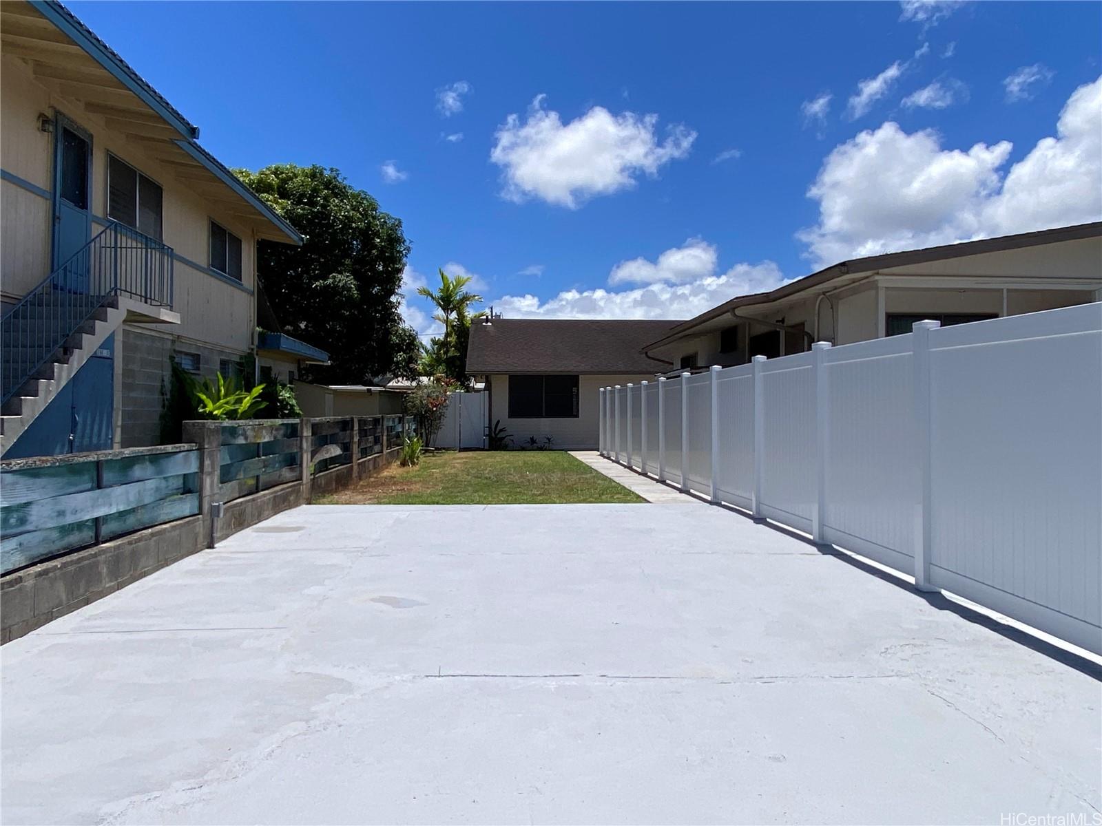 631  Punaa Street Coconut Grove, Kailua home - photo 3 of 17