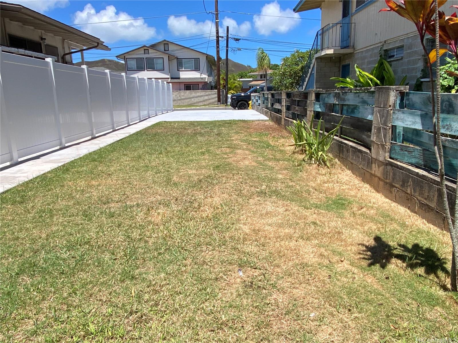 631  Punaa Street Coconut Grove, Kailua home - photo 4 of 17