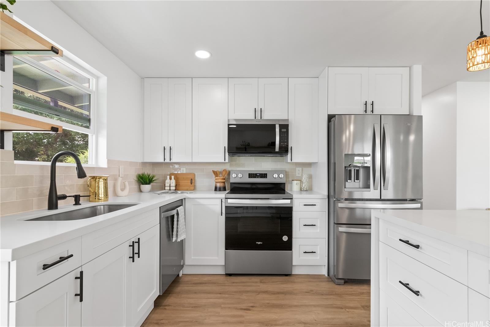 631  Punaa Street Coconut Grove, Kailua home - photo 5 of 16