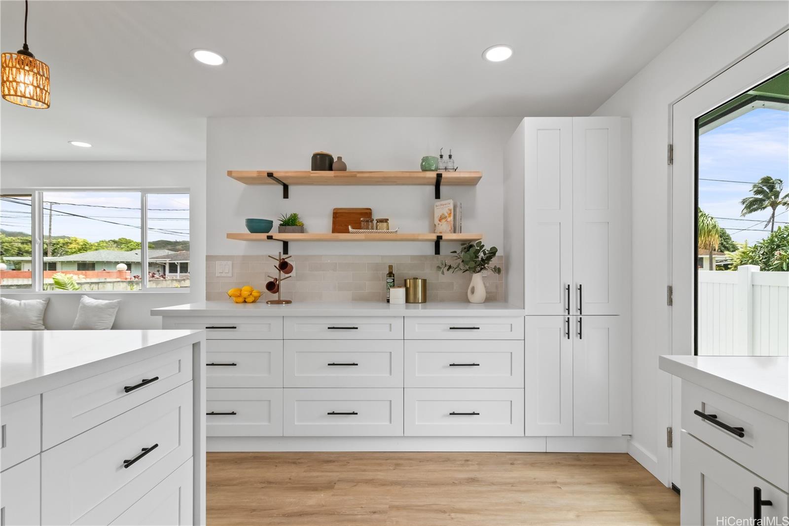 631  Punaa Street Coconut Grove, Kailua home - photo 6 of 16