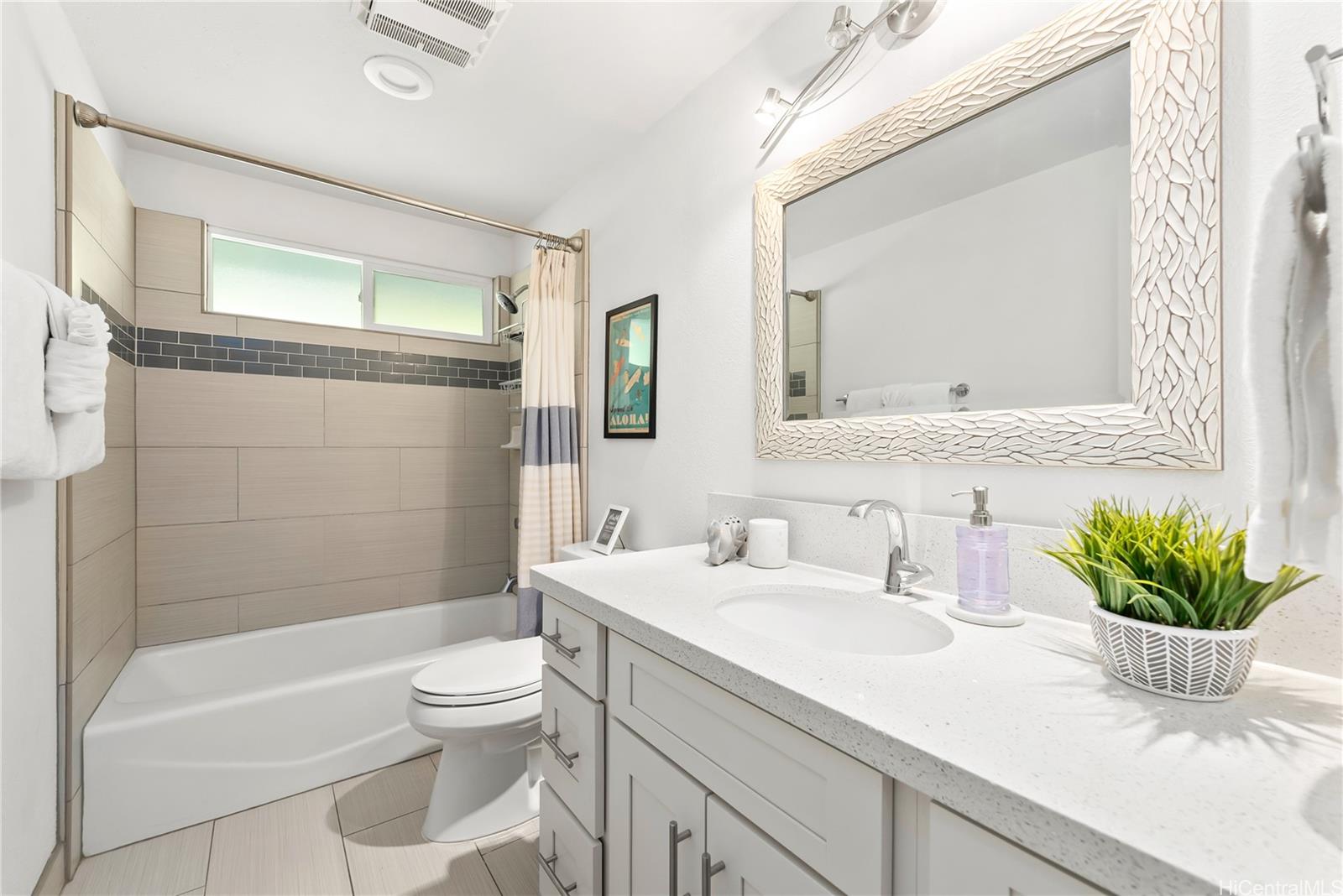 6312  Ookala Place West Marina, Hawaii Kai home - photo 15 of 24