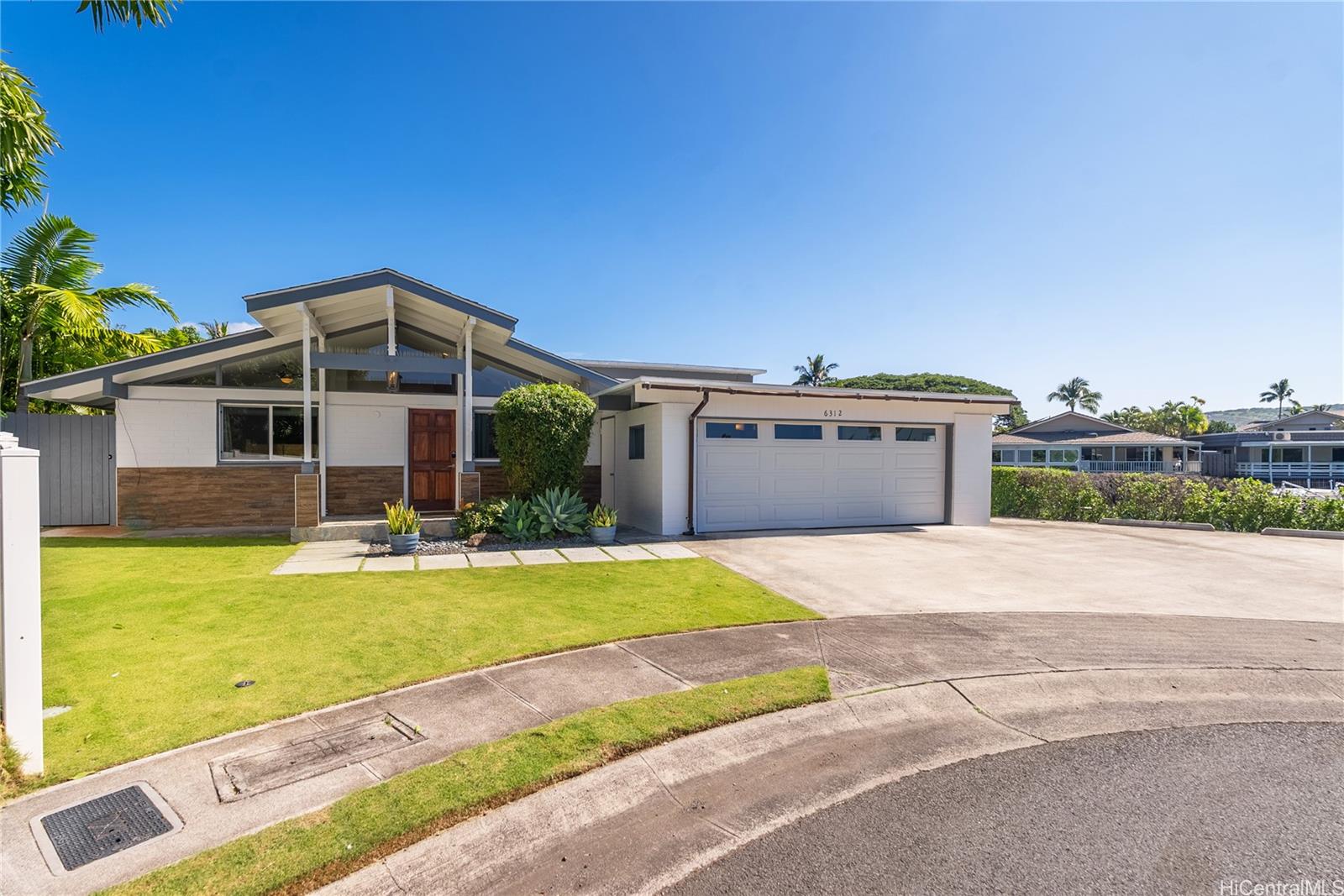 6312  Ookala Place West Marina, Hawaii Kai home - photo 3 of 24