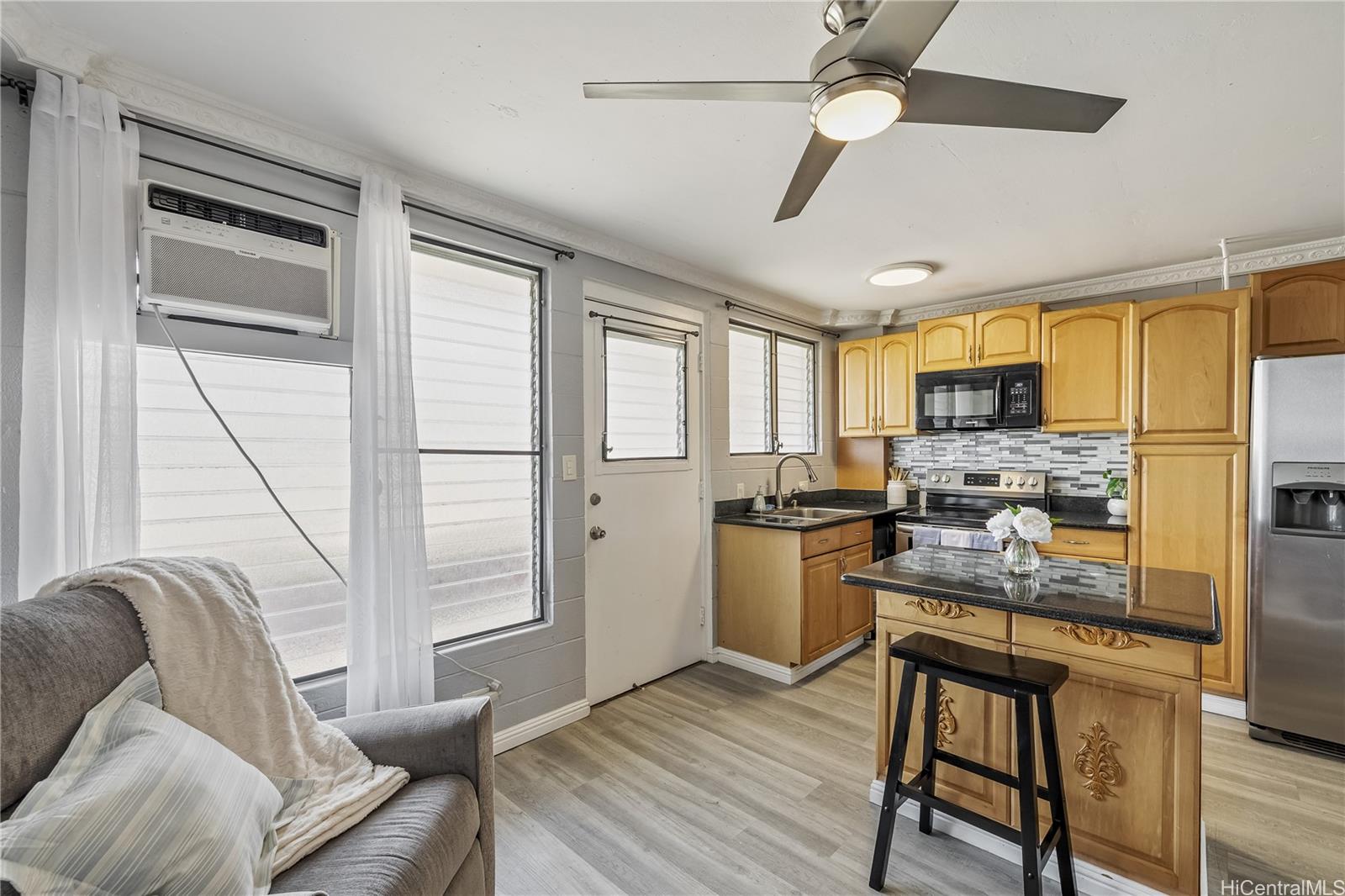 636 Nalanui Street townhouse # 404, Honolulu, Hawaii - photo 2 of 13