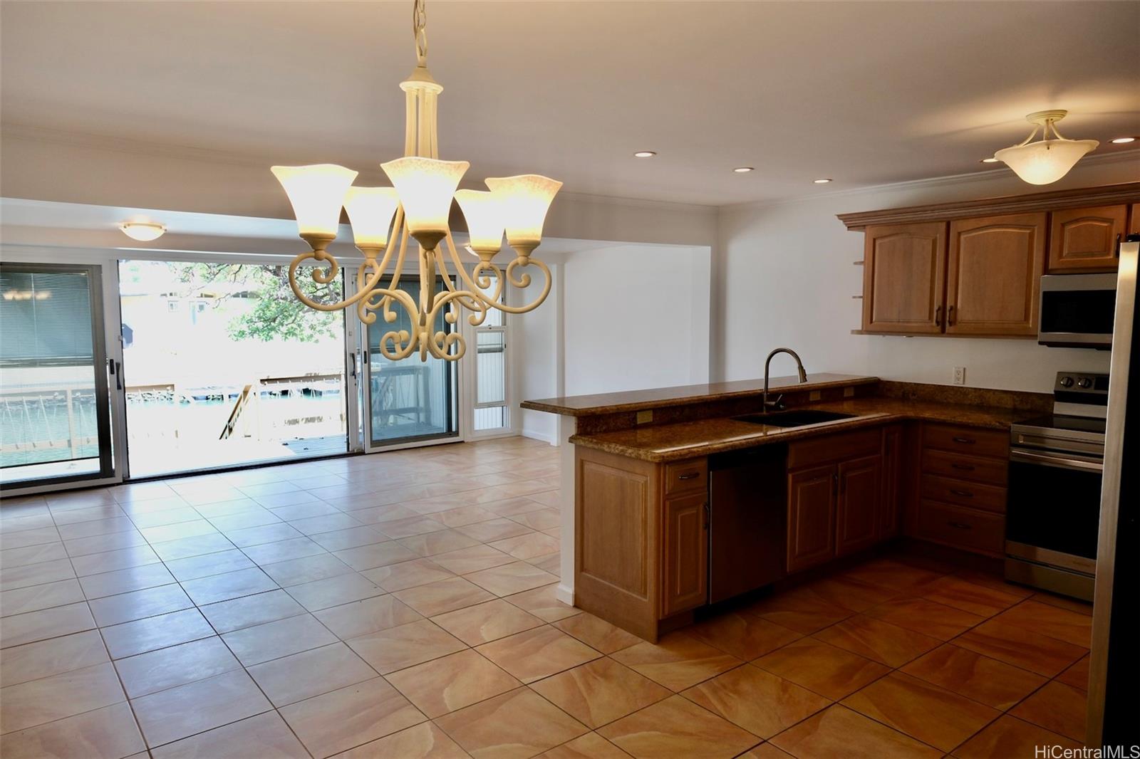 Moorings condo # 19, Honolulu, Hawaii - photo 13 of 24