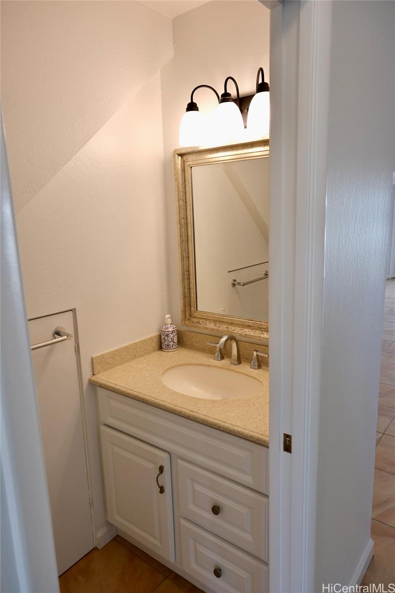 Moorings condo # 19, Honolulu, Hawaii - photo 18 of 24