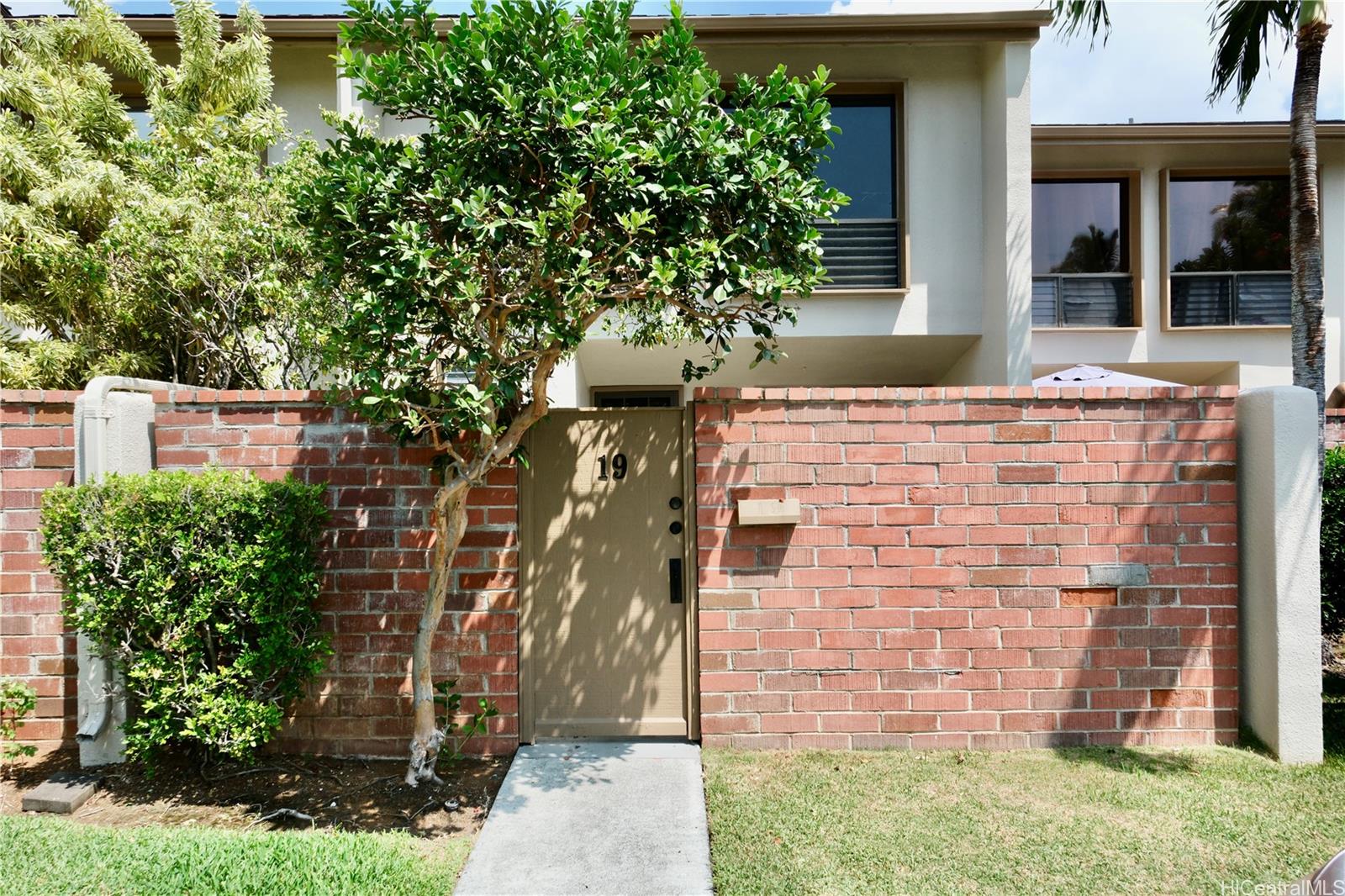 Moorings condo # 19, Honolulu, Hawaii - photo 22 of 24