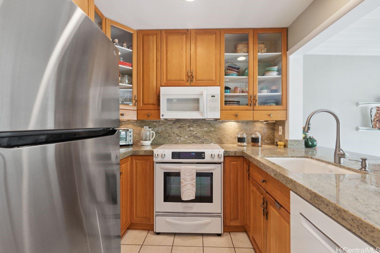 Moorings condo # 37, Honolulu, Hawaii - photo 11 of 25