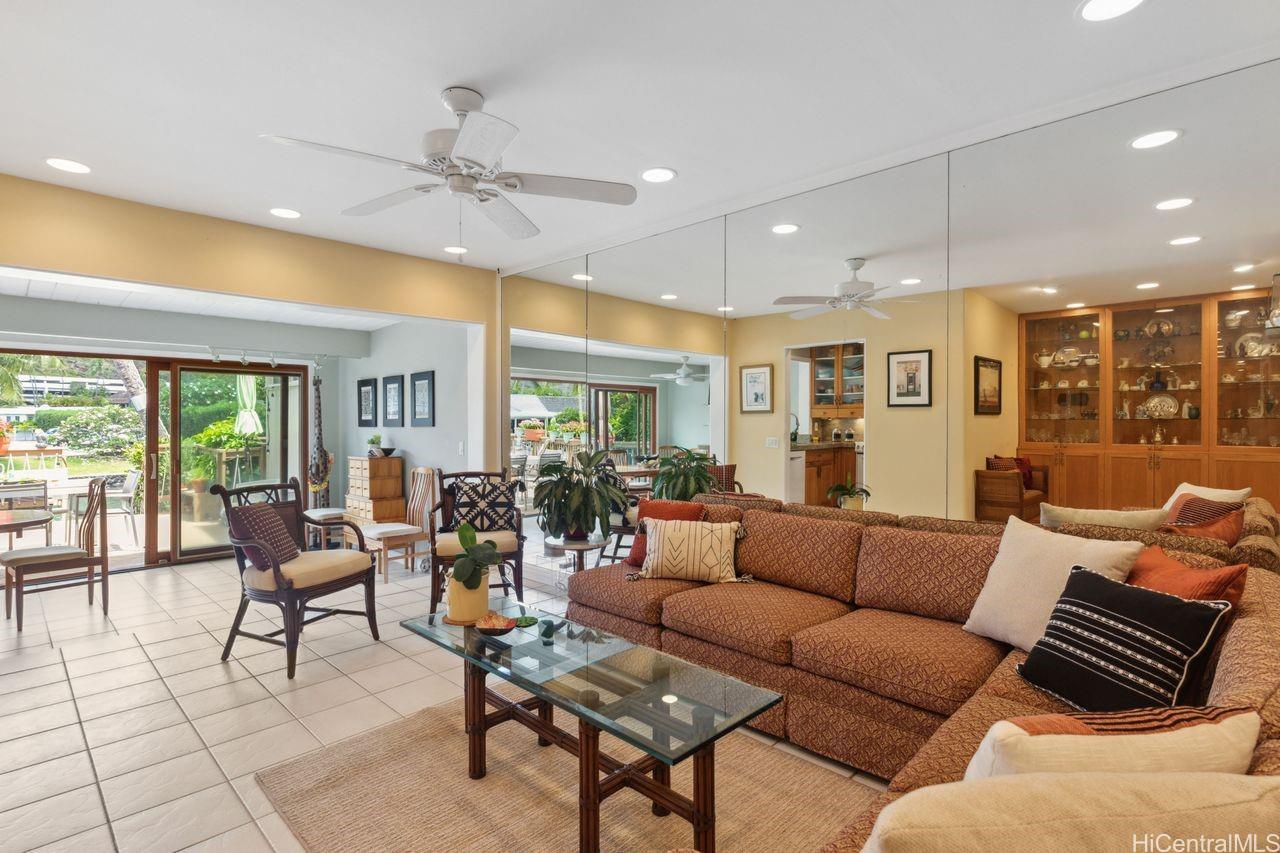 Moorings condo # 37, Honolulu, Hawaii - photo 8 of 25